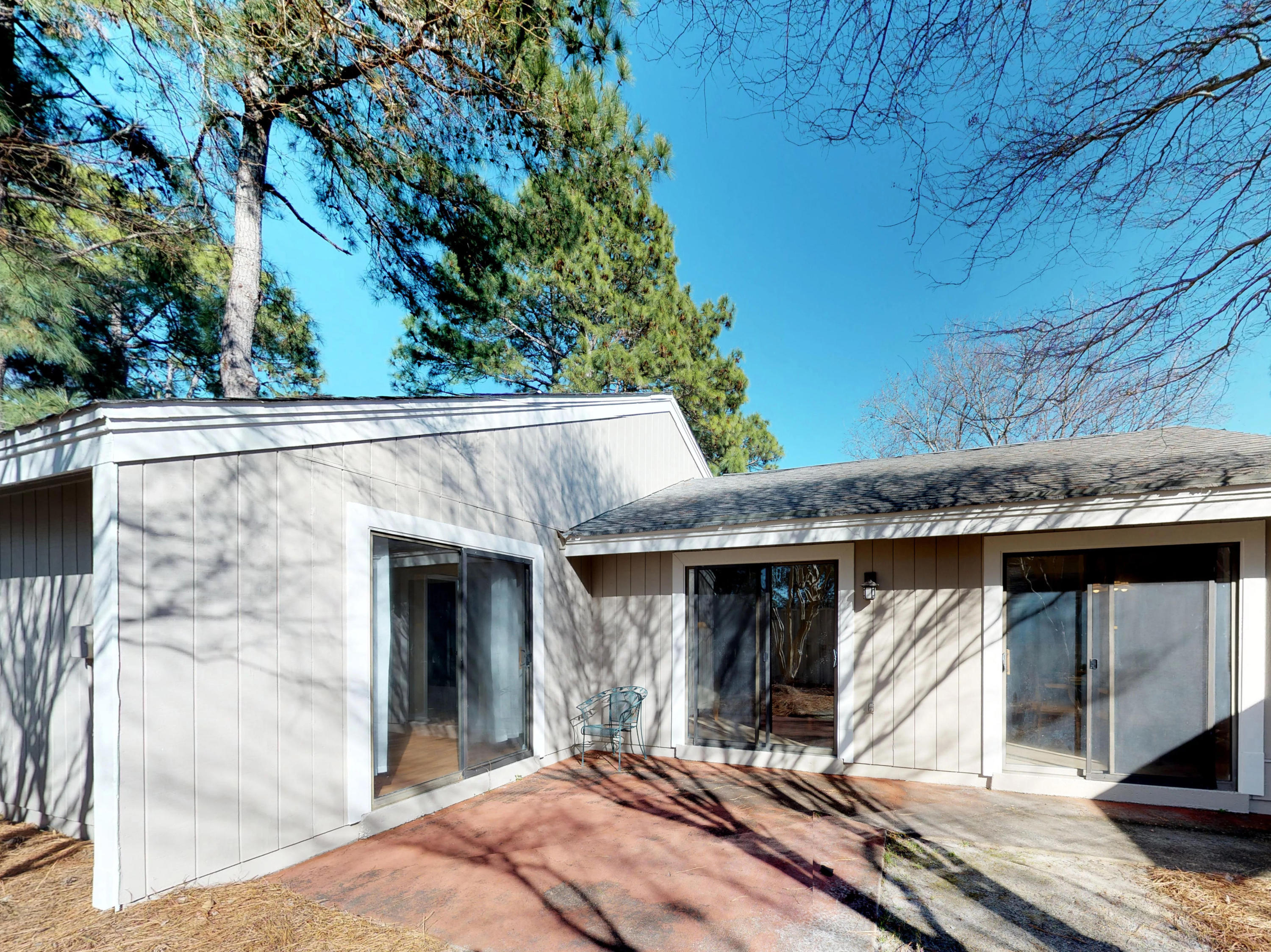 LINKSIDE VILLAGE UNIT 1 - Residential