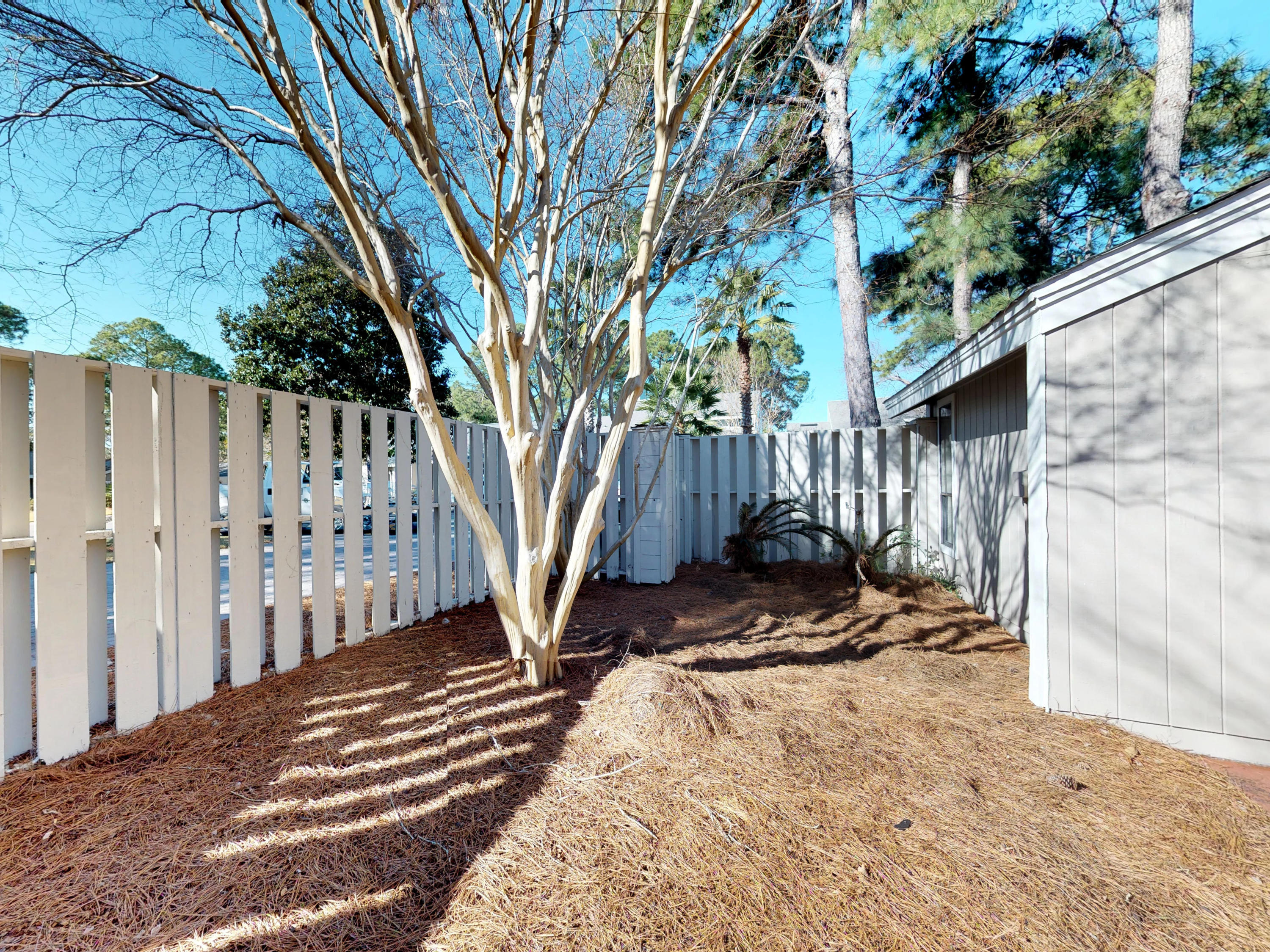 LINKSIDE VILLAGE UNIT 1 - Residential