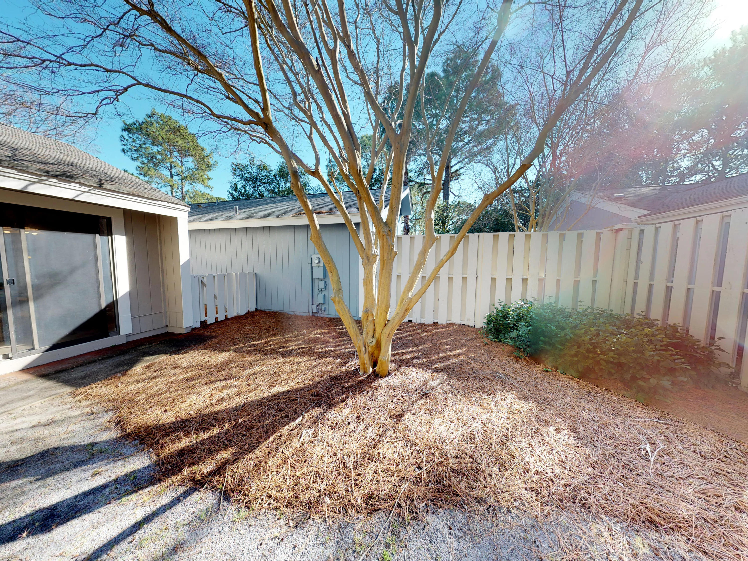 LINKSIDE VILLAGE UNIT 1 - Residential