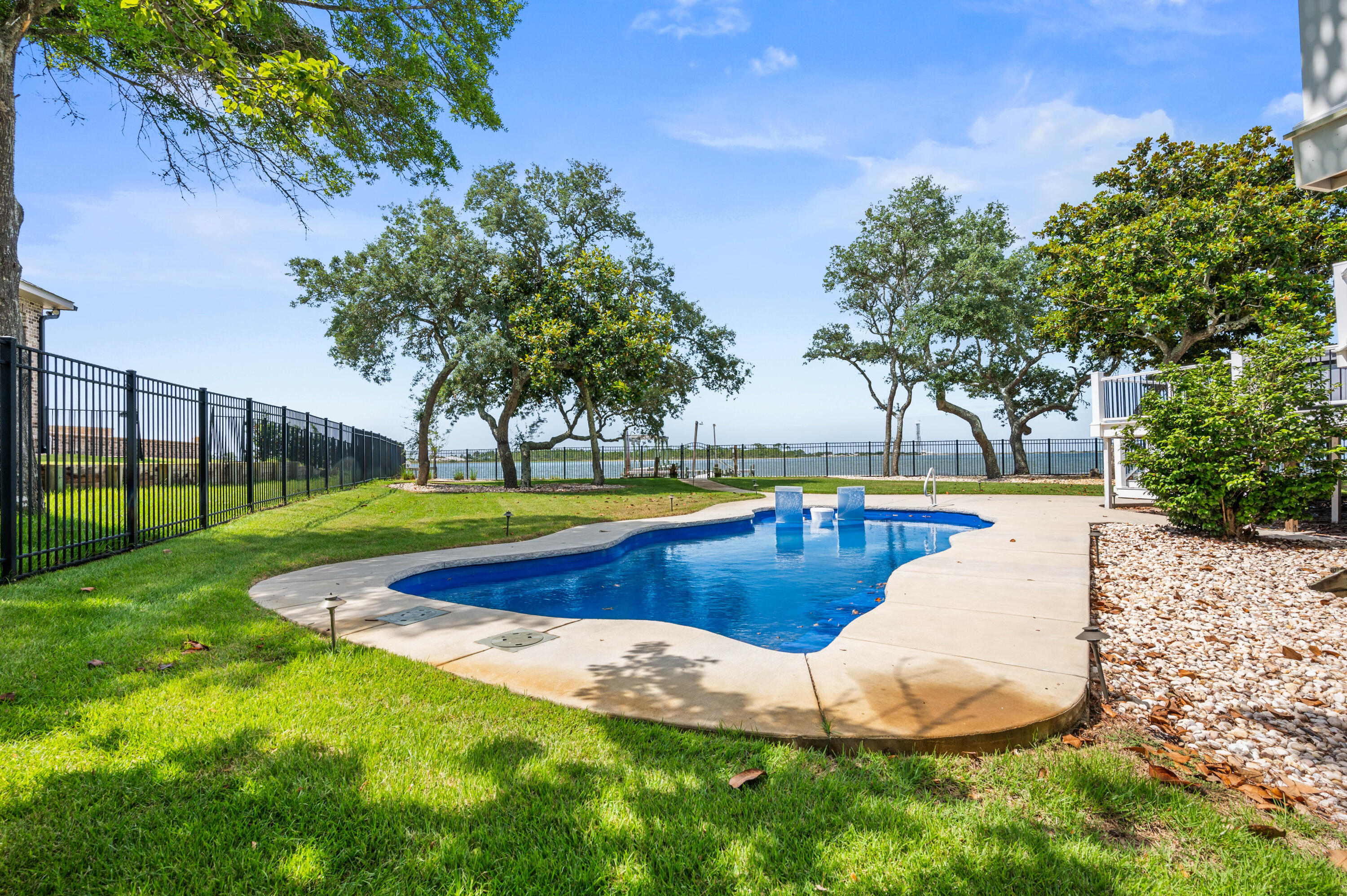 PARISH POINT - Residential