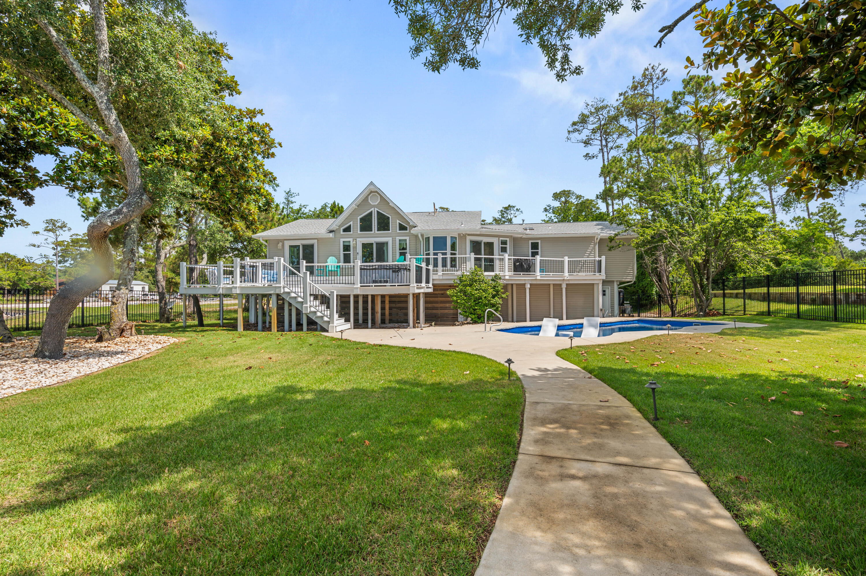 PARISH POINT - Residential