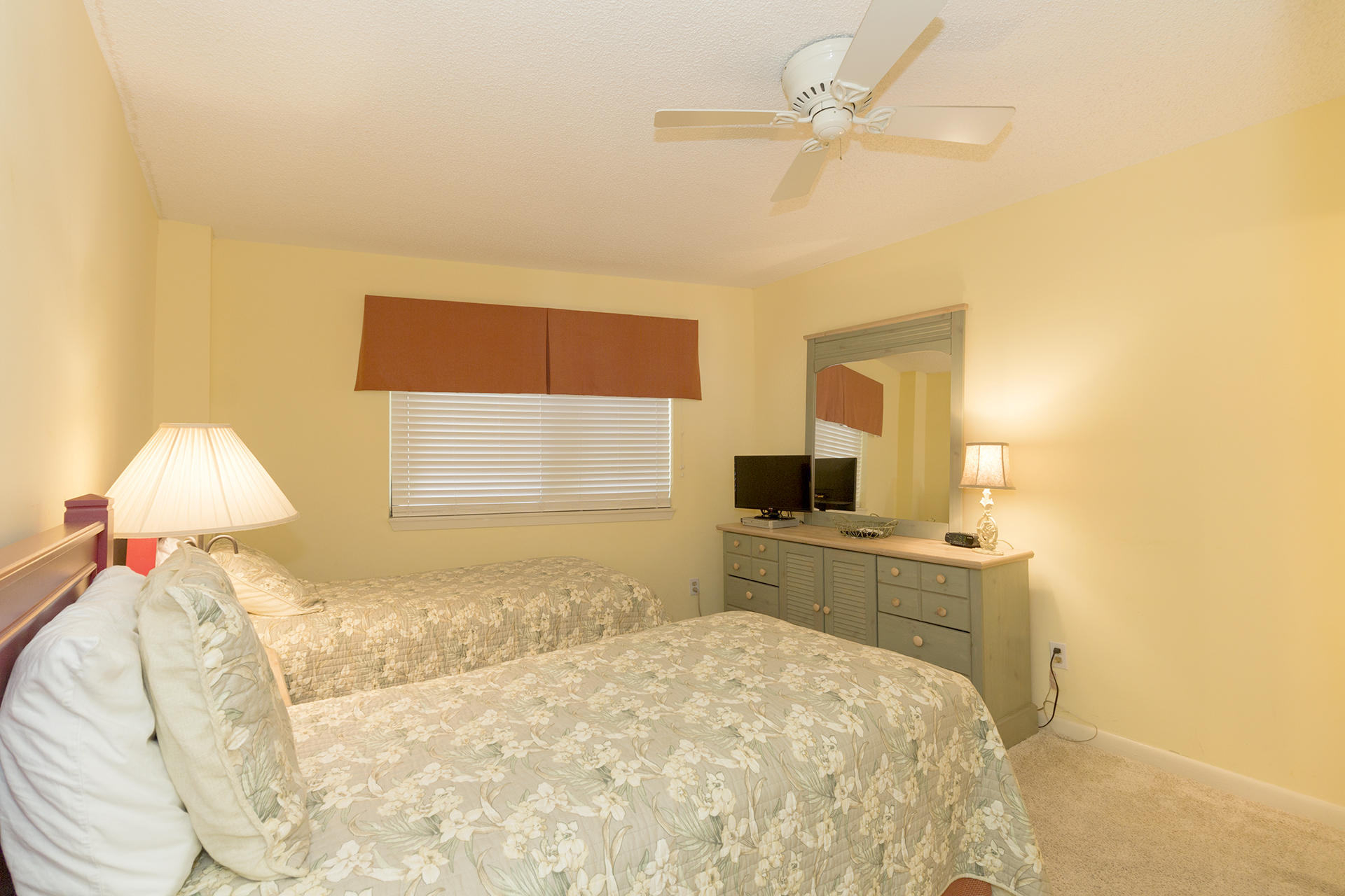 MAINSAIL CONDO PH 3 - Residential