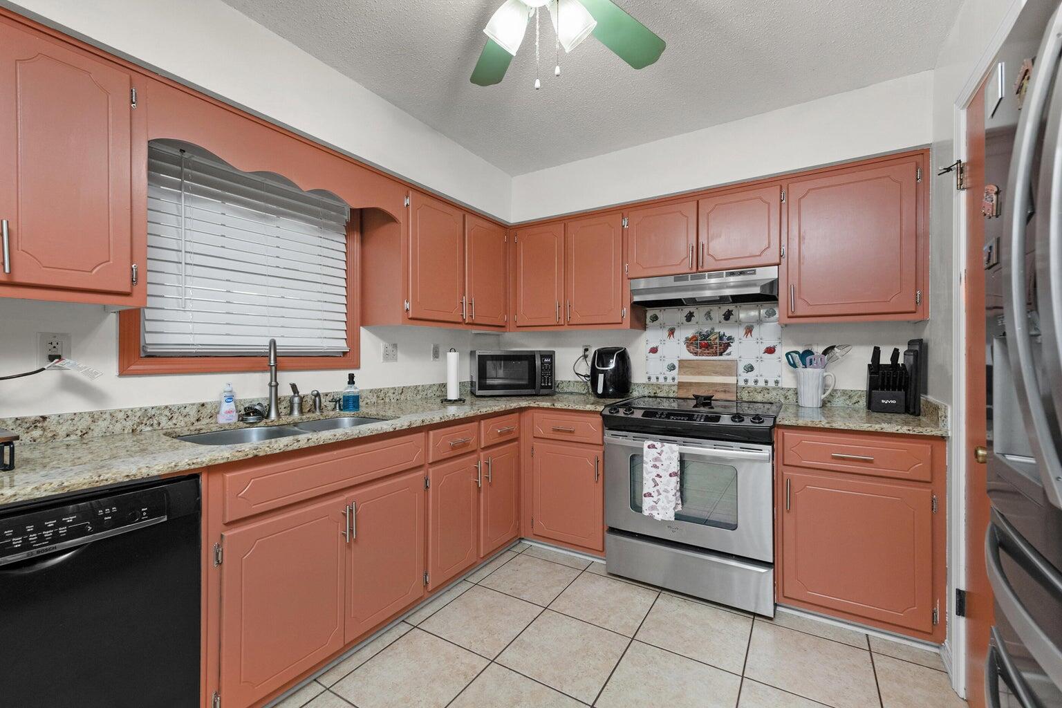 SHOAL WOOD EST 1ST PH II - Residential Lease