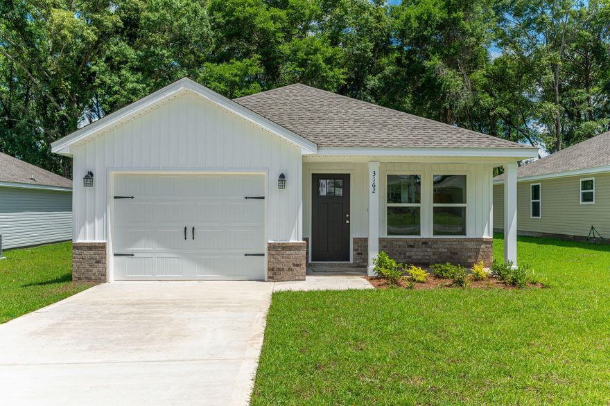 COZY CRAFTSMAN NEW BUILD - NO HOA - NORTH CRESTVIEW - Porches on front and back for relaxing, one car garage, laundry room and back foyer area w/storage closet.  The open family/dining/kitchen area boasts raised ceilings, recessed lighting and kitchen work island with bar seating.  White shaker style cabinets, walk-in pantry, quartz countertops, stainless steel appliances, luxury vinyl plank flooring in common areas, carpet in bedrooms.  Owner suite/bath has double vanities, walk-in closet plus linen storage.  Seller will contribute up to $10,000 towards buyers closing costs and/or prepaids and/or rate buydown (restrictions apply).  Call for more details.