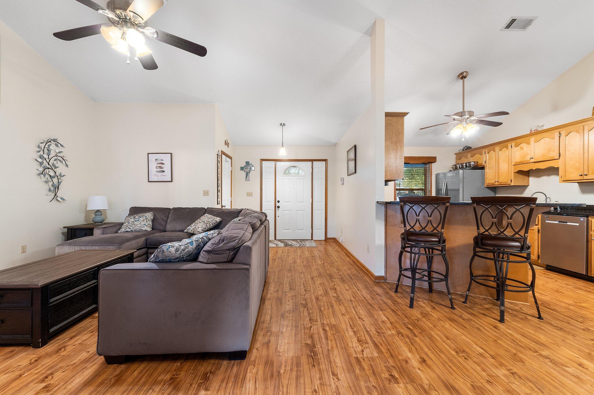 ROBLEDAL ESTATES - Residential