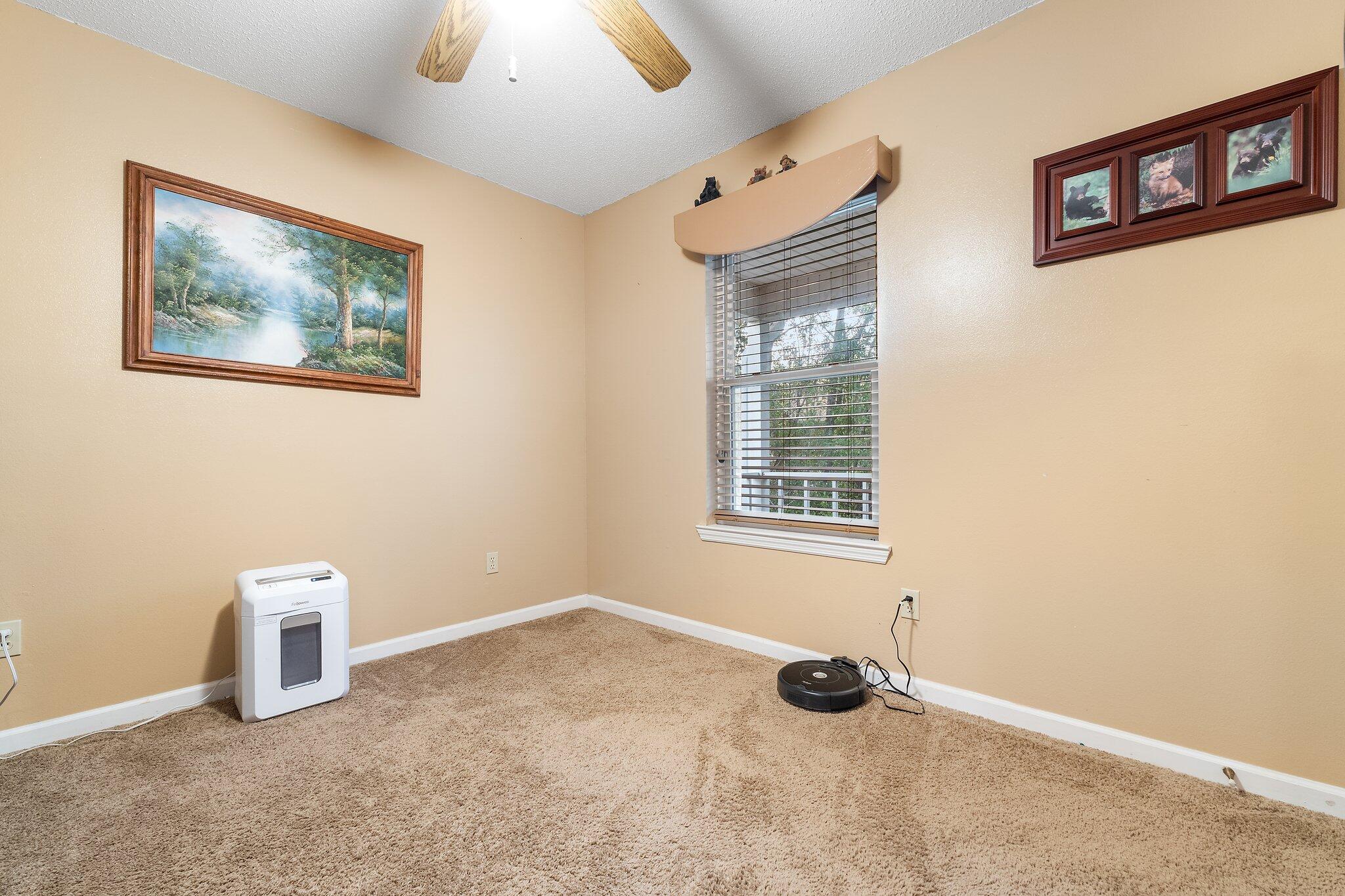 ROBLEDAL ESTATES - Residential