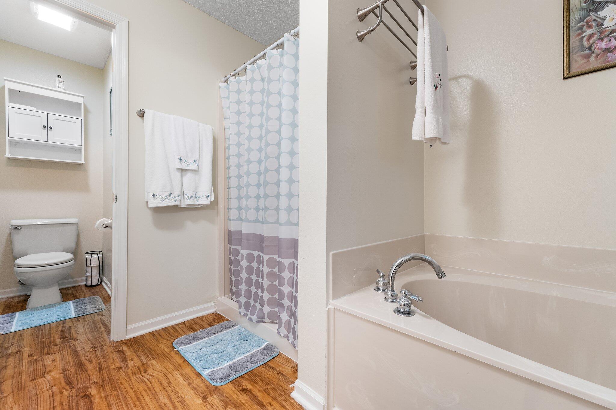 ROBLEDAL ESTATES - Residential