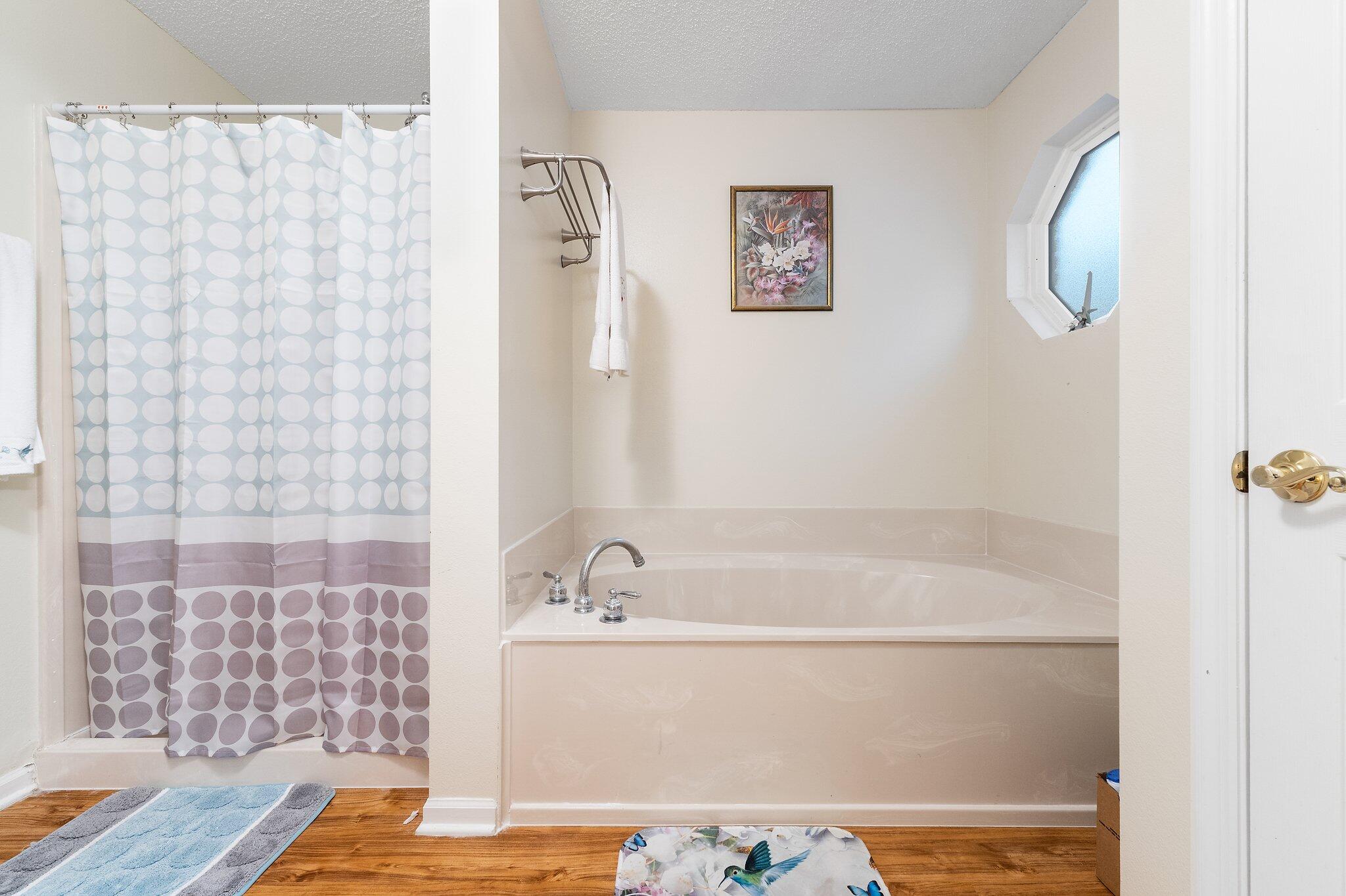 ROBLEDAL ESTATES - Residential