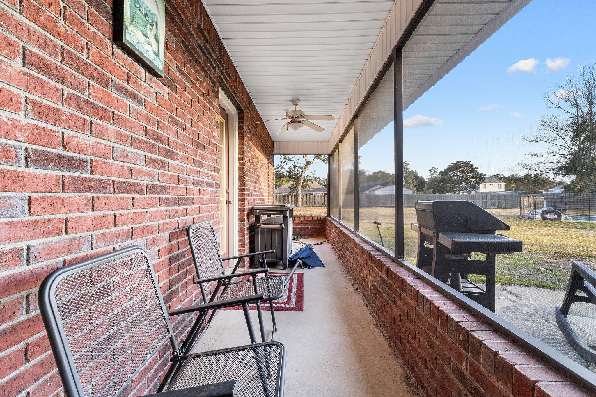 ROBLEDAL ESTATES - Residential