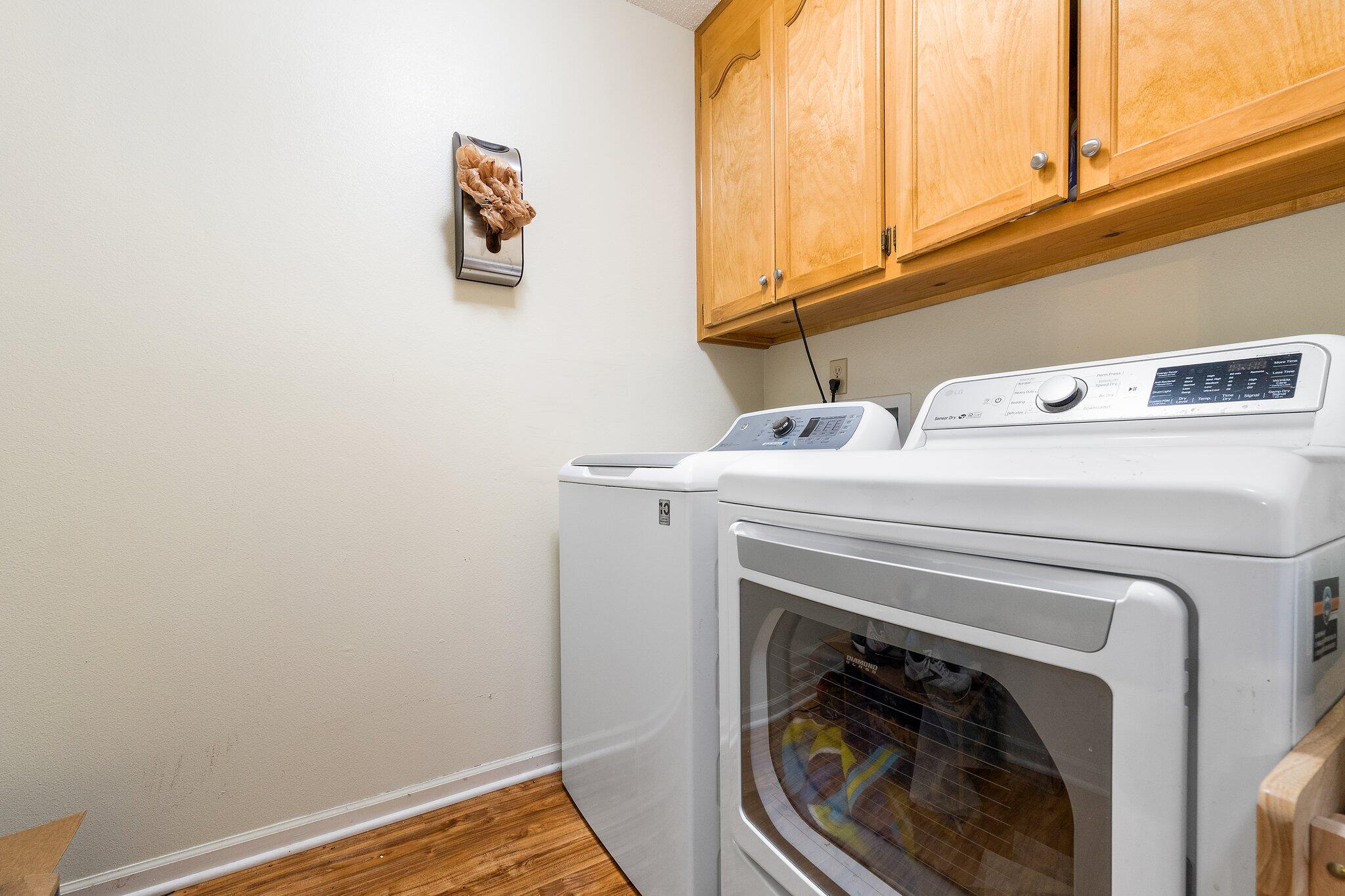 ROBLEDAL ESTATES - Residential