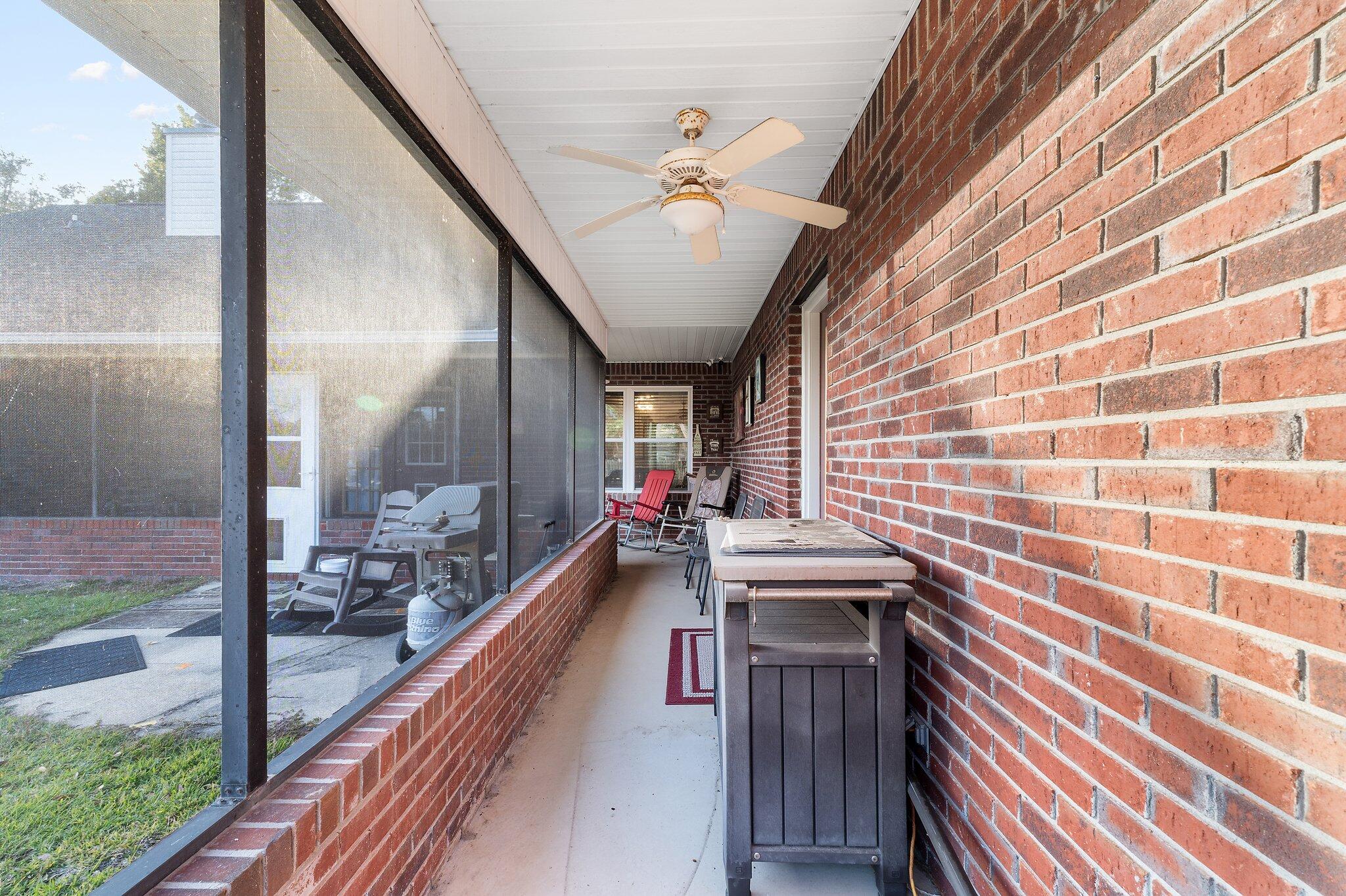 ROBLEDAL ESTATES - Residential