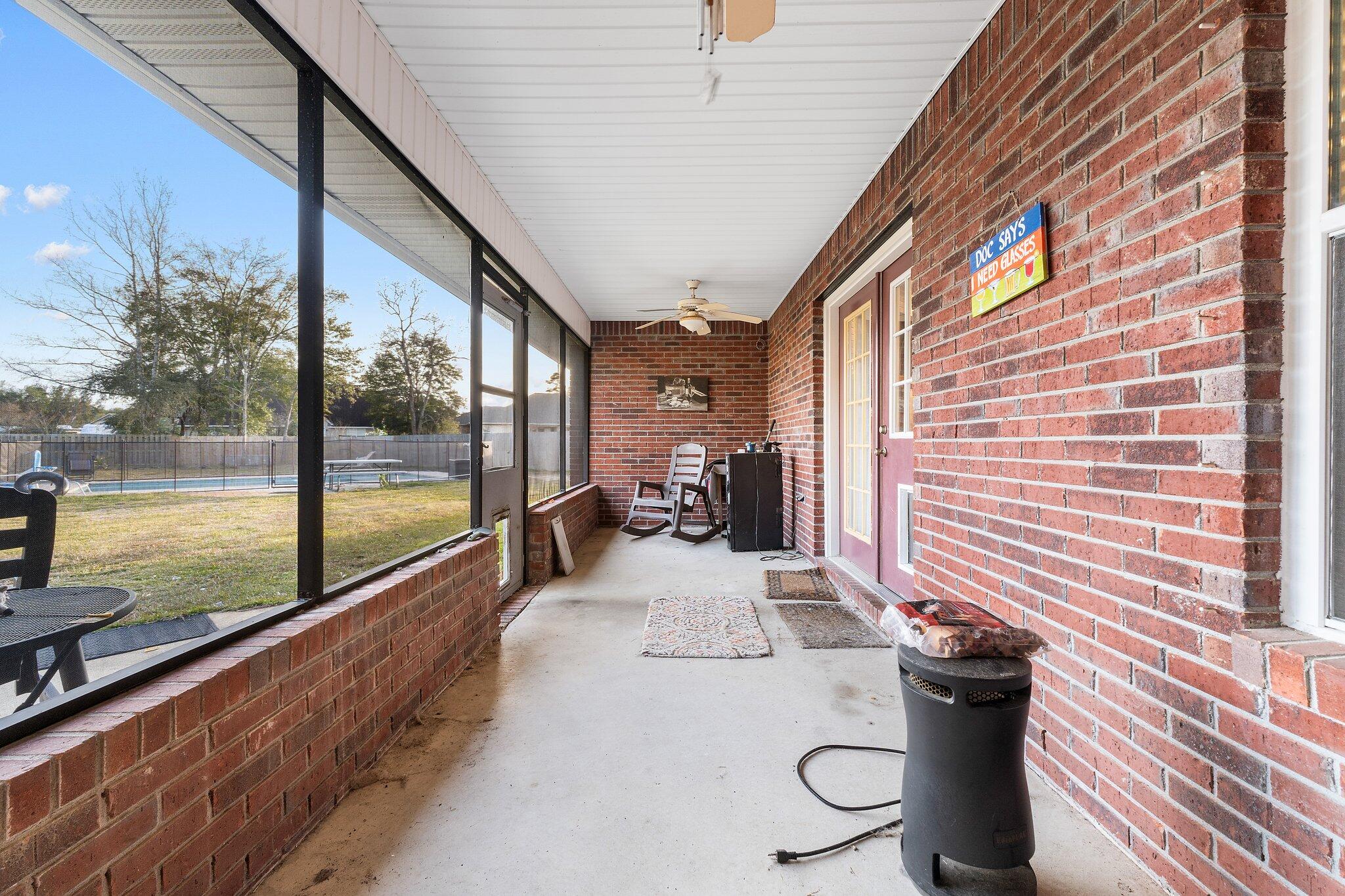 ROBLEDAL ESTATES - Residential