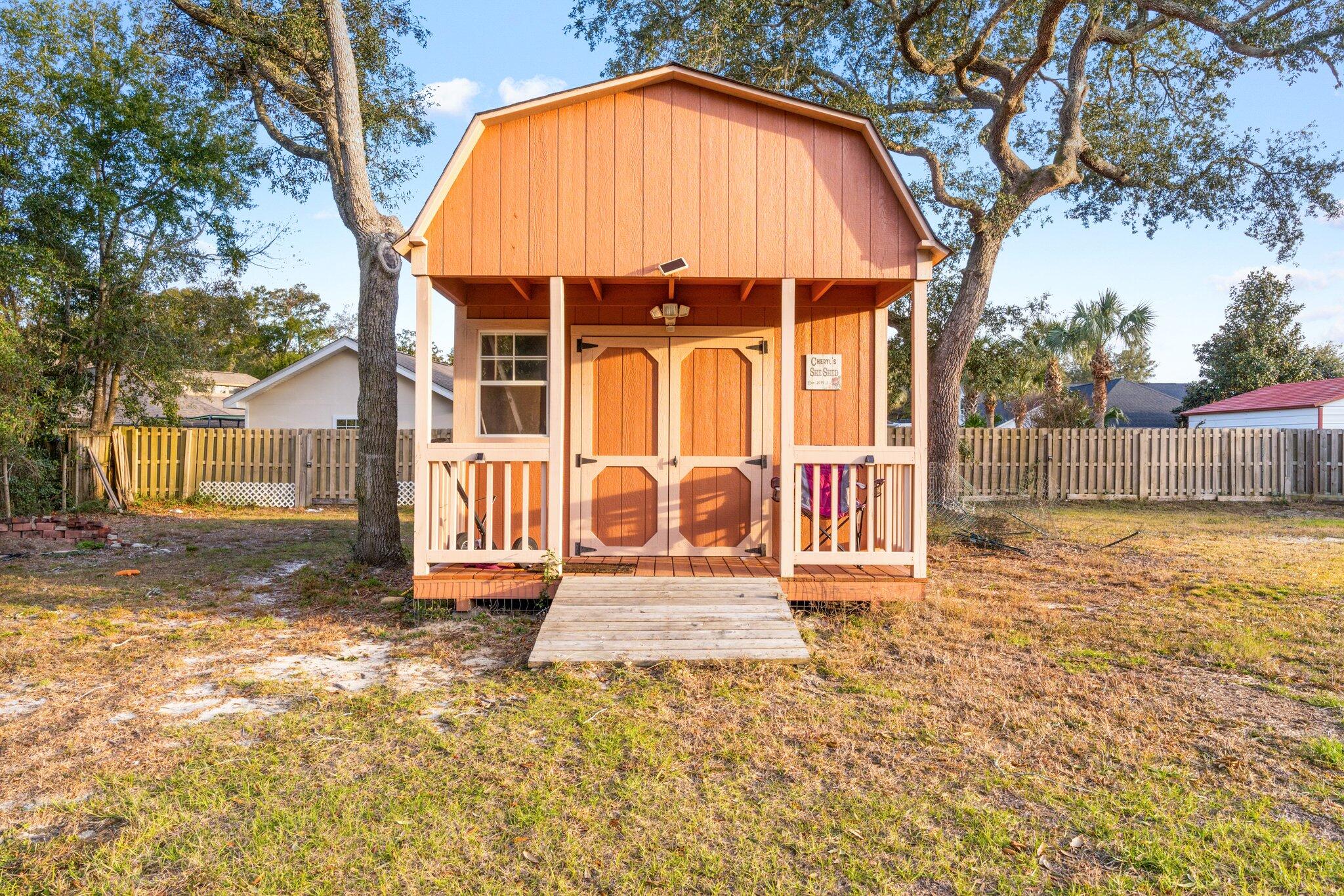 ROBLEDAL ESTATES - Residential