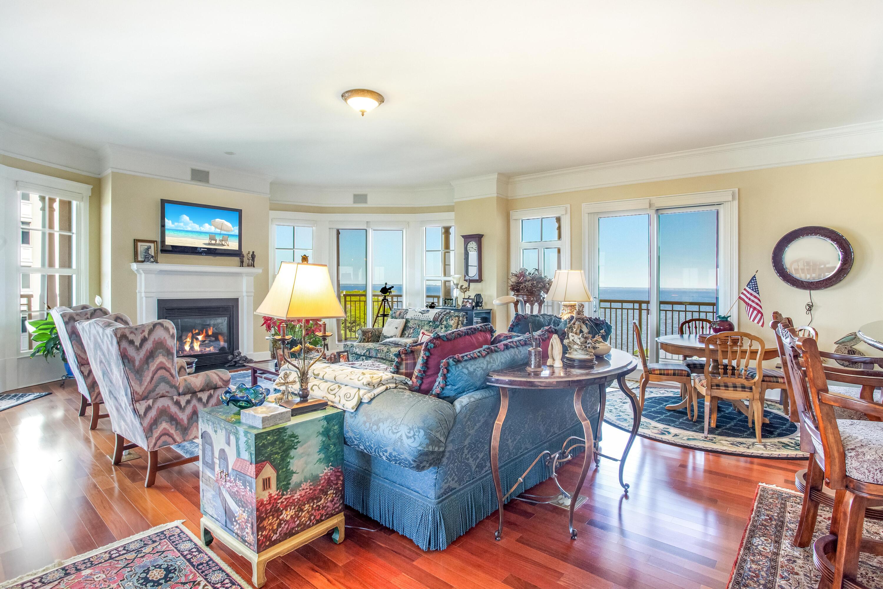 ONE WATER PLACE - Residential