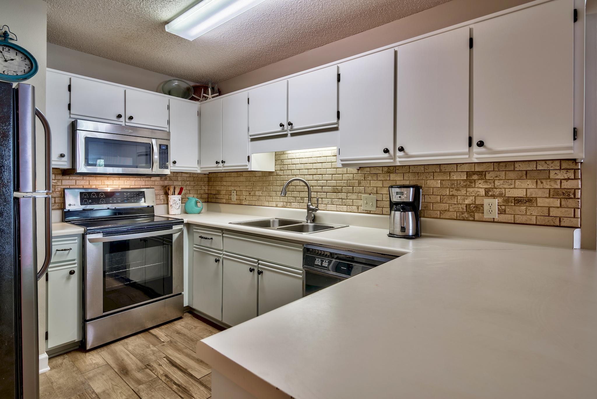 BEACHWOOD VILLAS CONDO - Residential
