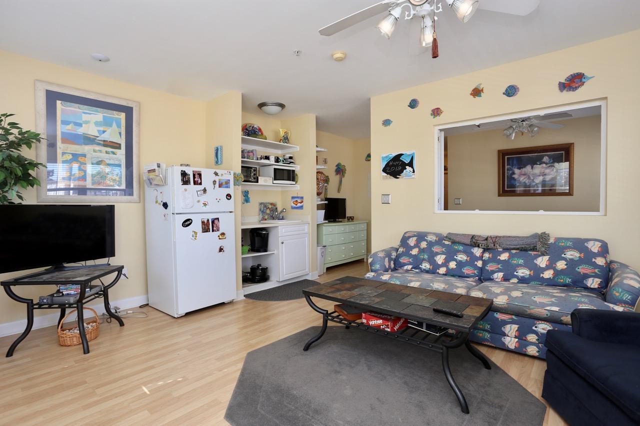 INN AT GULF PLACE - Residential