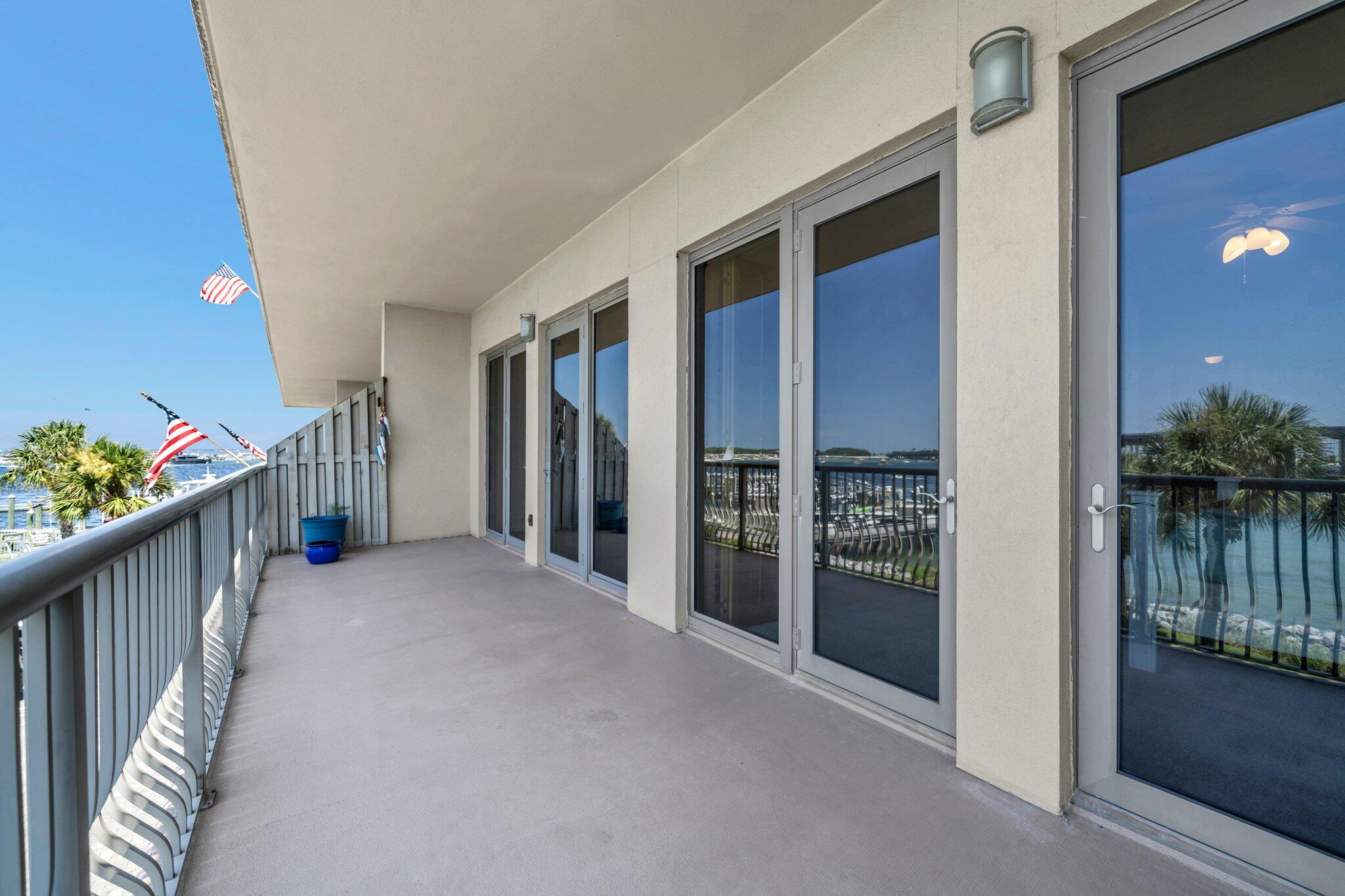 SIDES MORENO POINT WEST - Residential