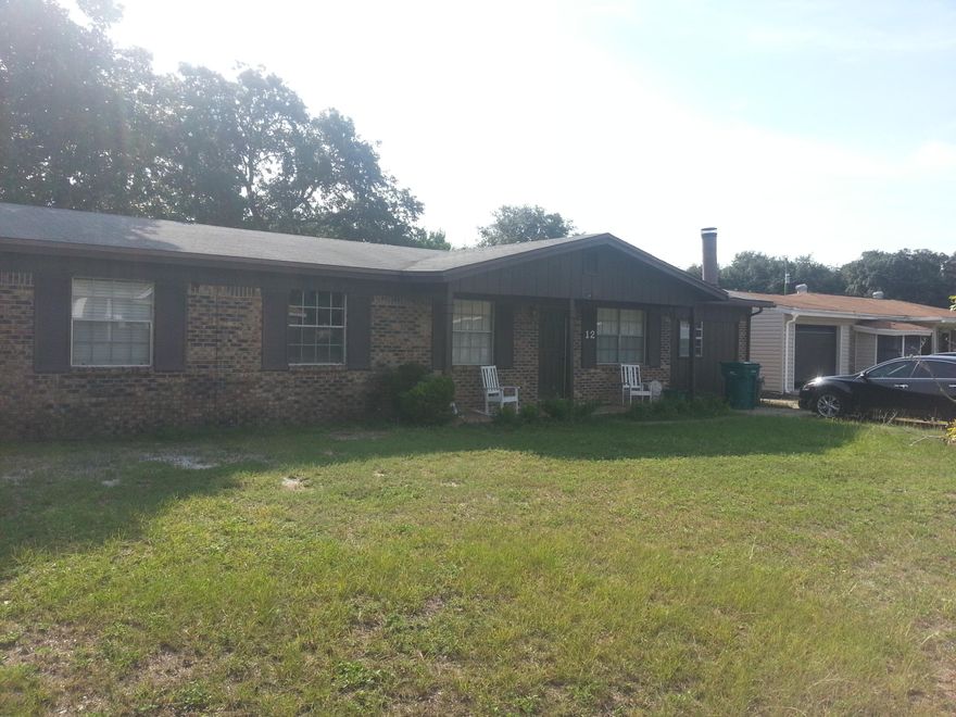SHORT SALE. This property has excellent potential. Great for investors! Located very close to both Hurlbert and Eglin AFB.