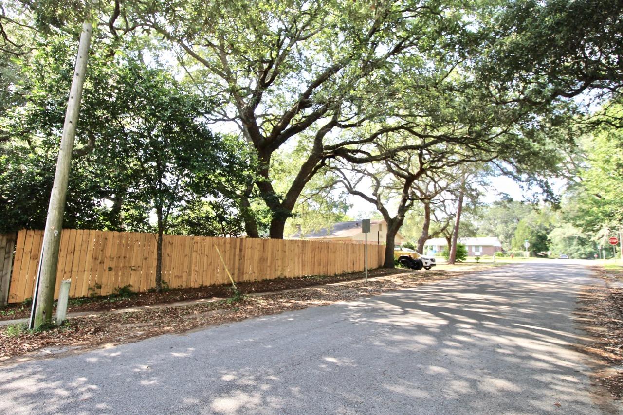 PINECREST HILLS - Residential