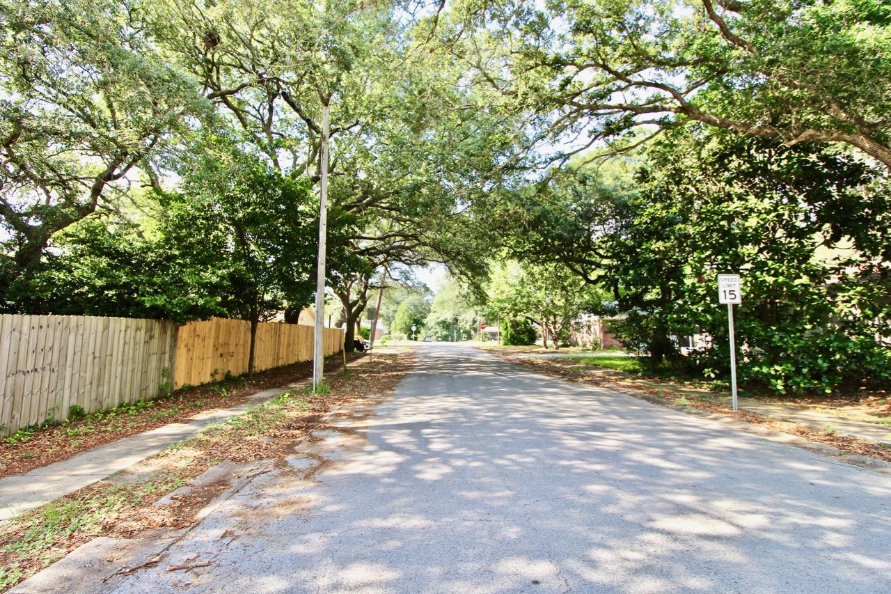 PINECREST HILLS - Residential