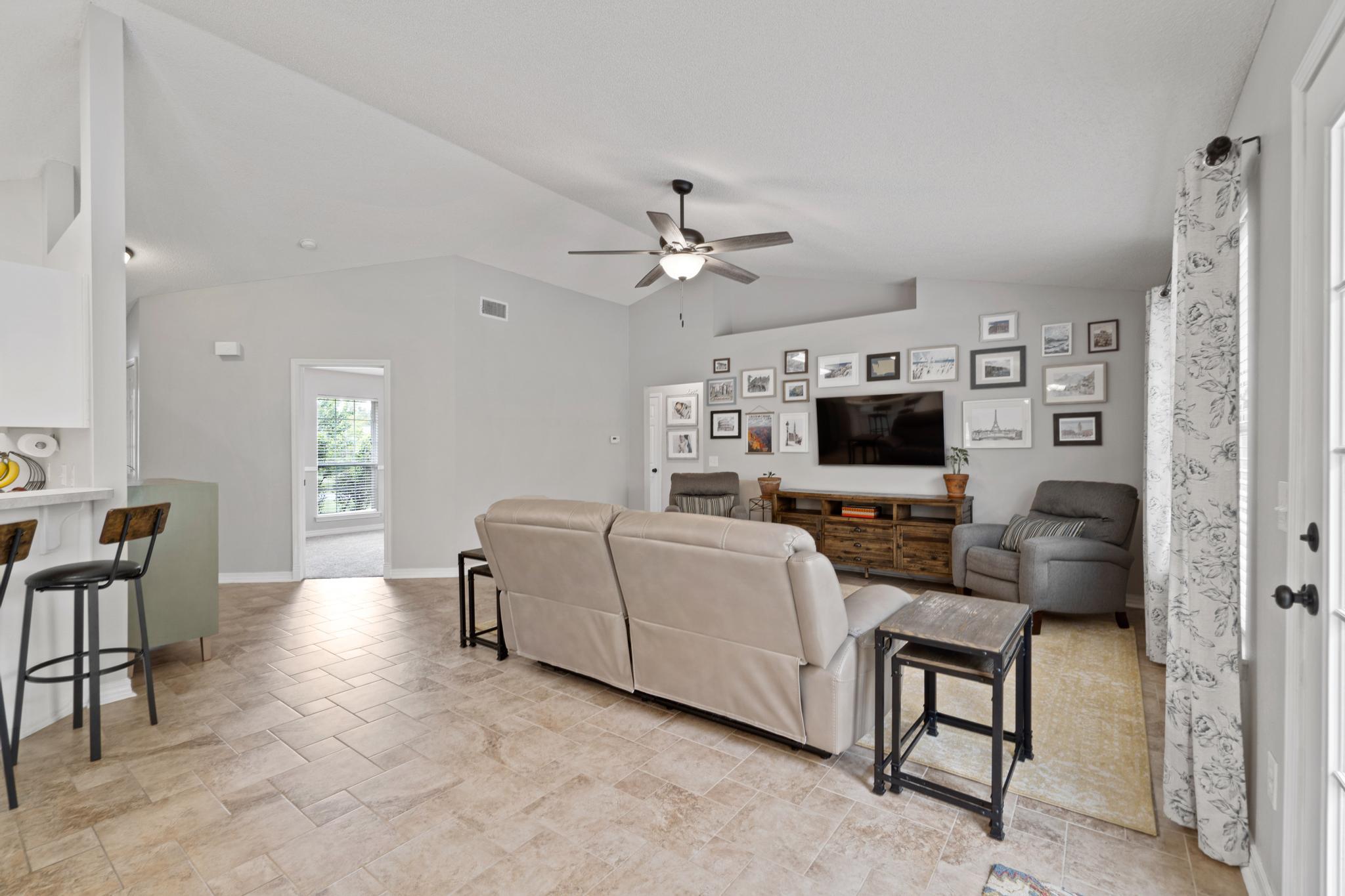 HOLLEY BY THE SEA - Residential