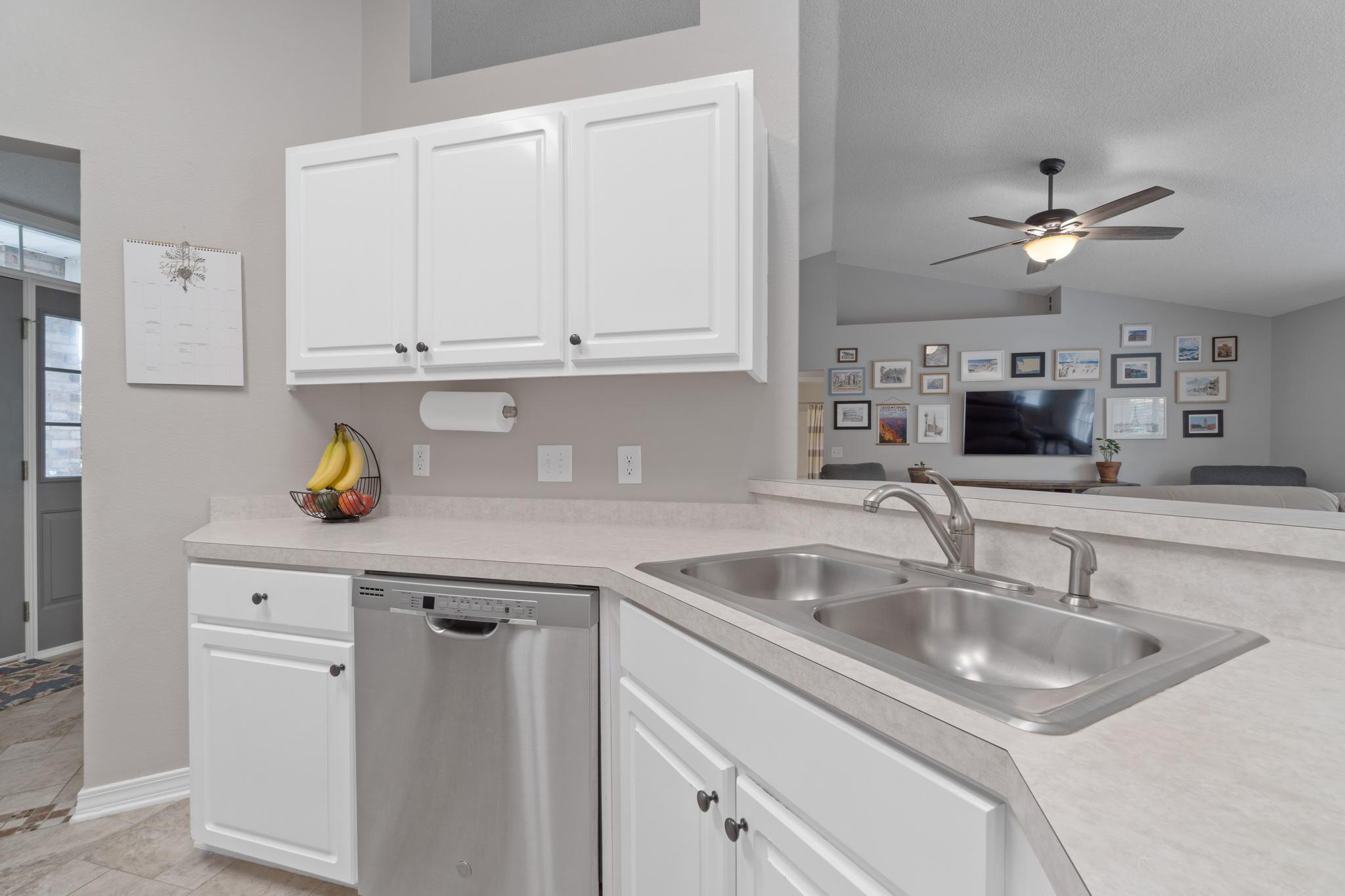 HOLLEY BY THE SEA - Residential