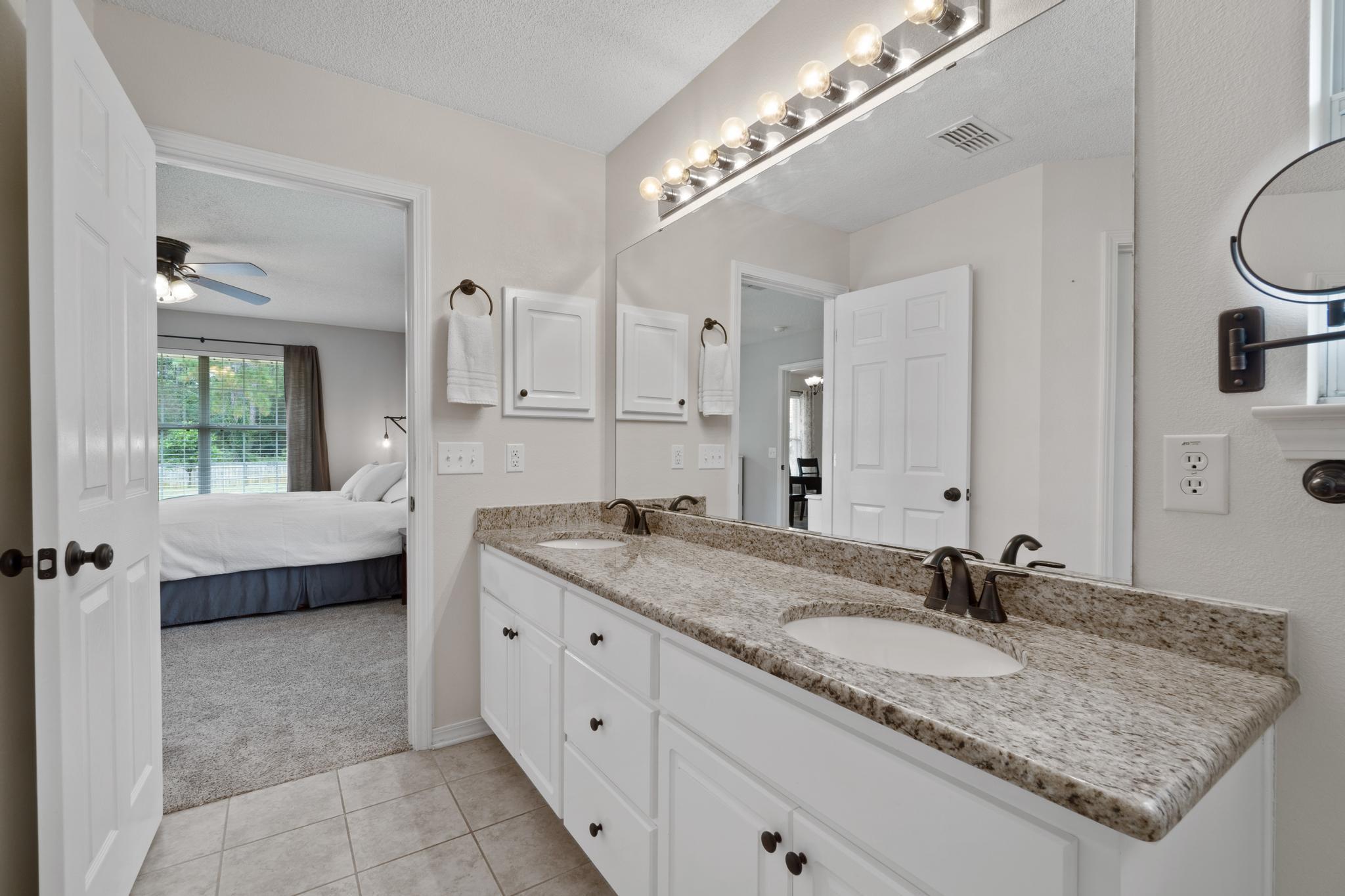 HOLLEY BY THE SEA - Residential