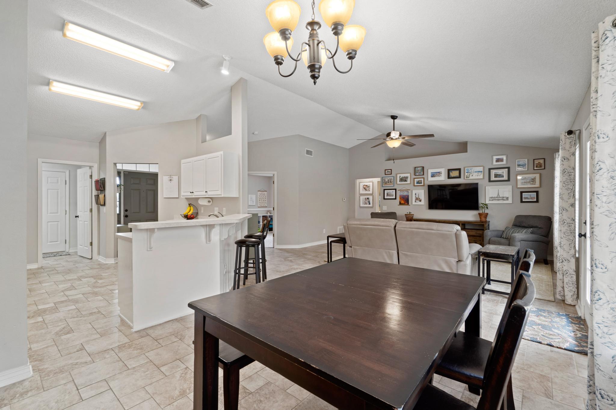 HOLLEY BY THE SEA - Residential