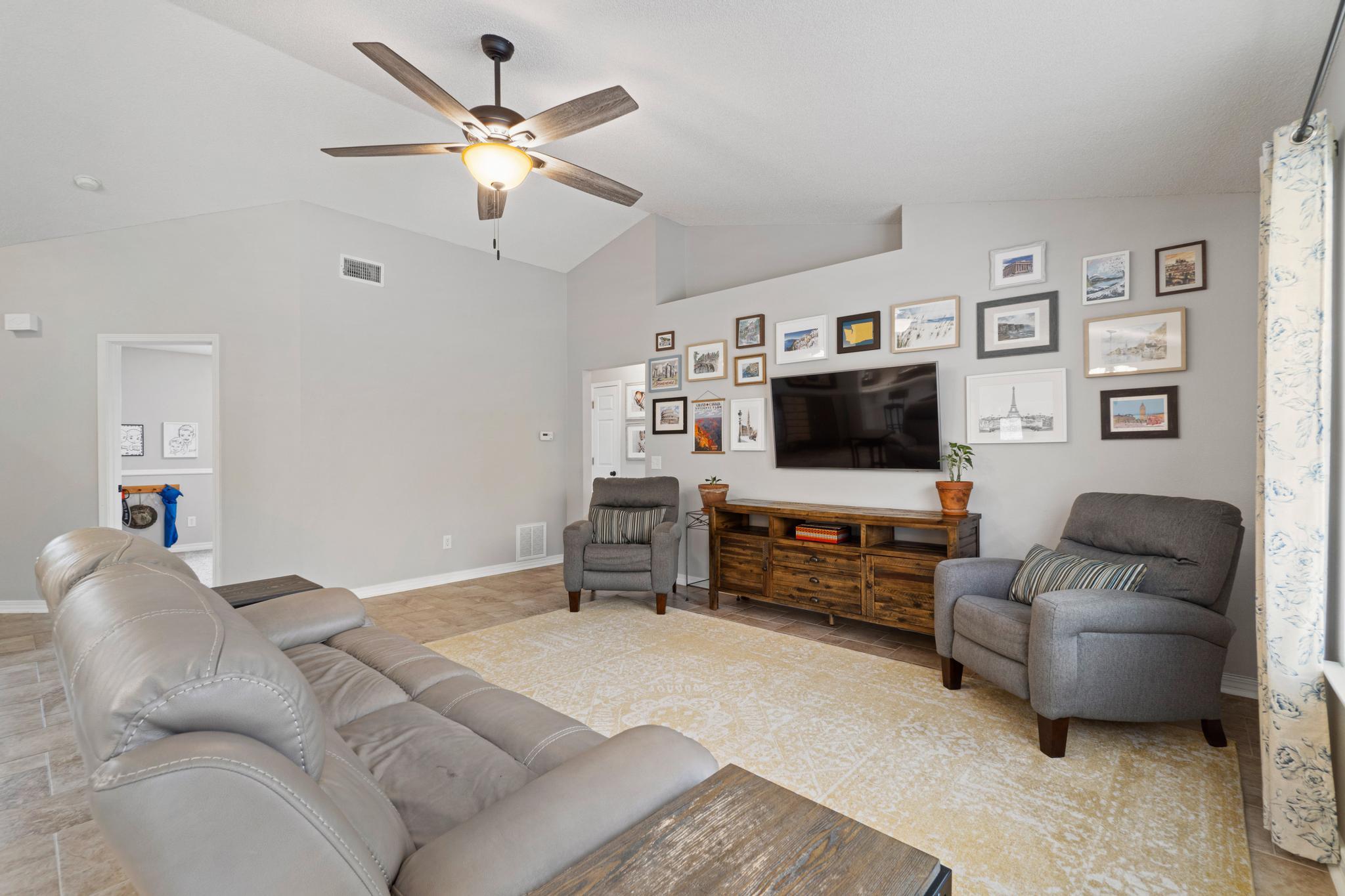 HOLLEY BY THE SEA - Residential