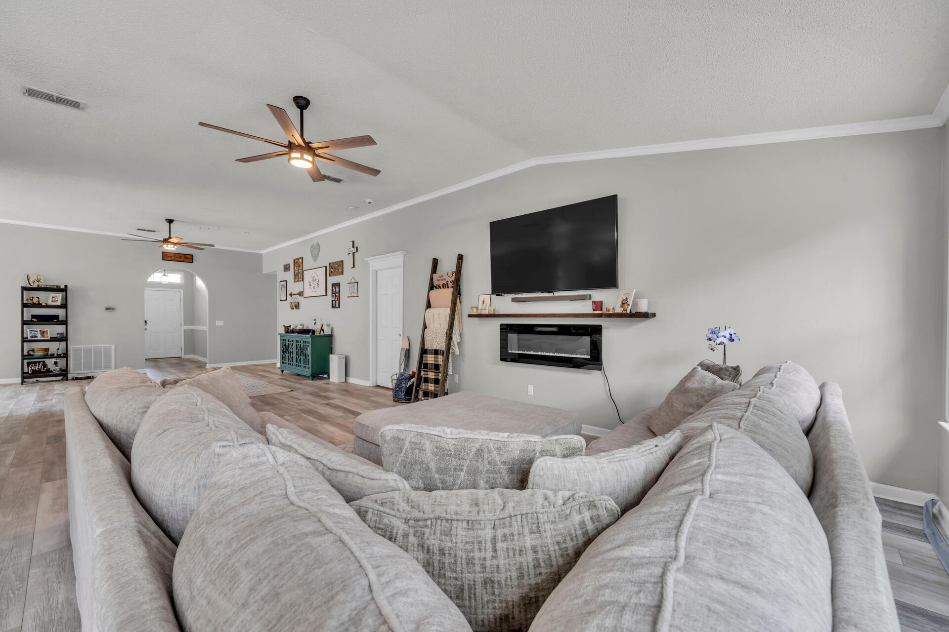 COUNTRYVIEW ESTATES 10TH ADDN - Residential