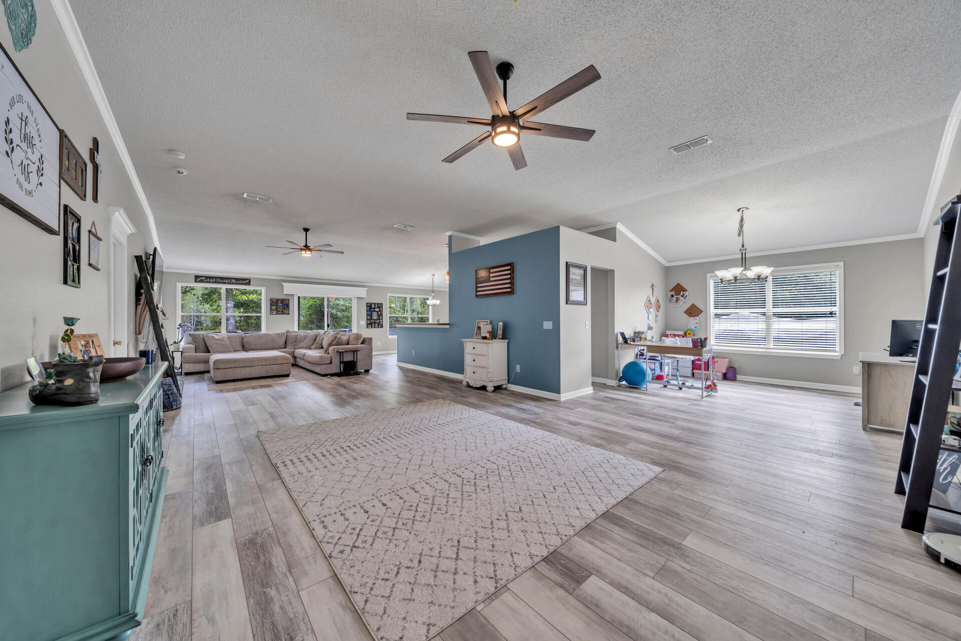 COUNTRYVIEW ESTATES 10TH ADDN - Residential