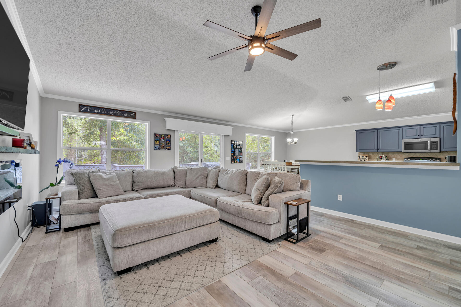 COUNTRYVIEW ESTATES 10TH ADDN - Residential