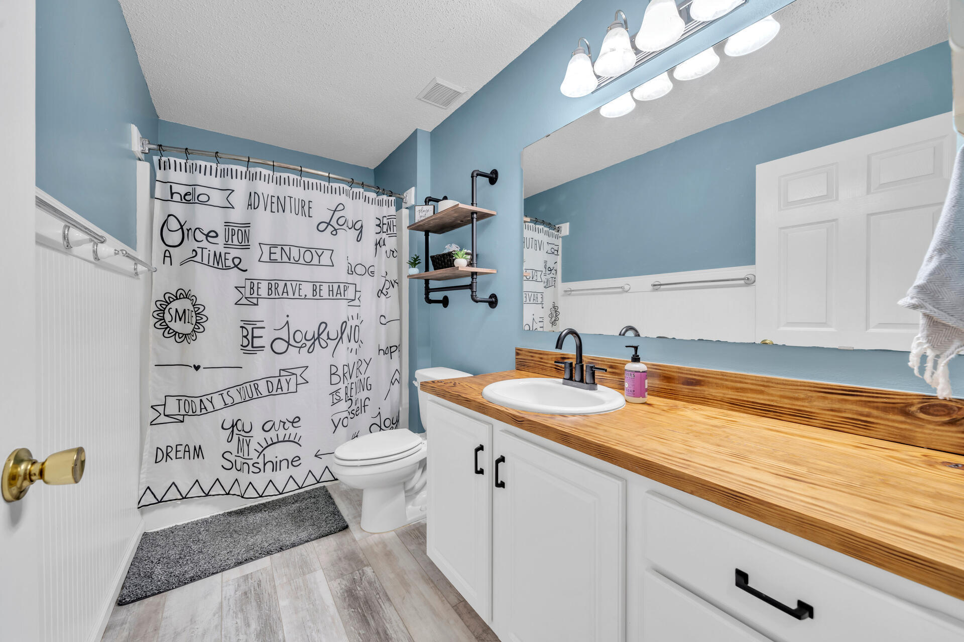 COUNTRYVIEW ESTATES 10TH ADDN - Residential