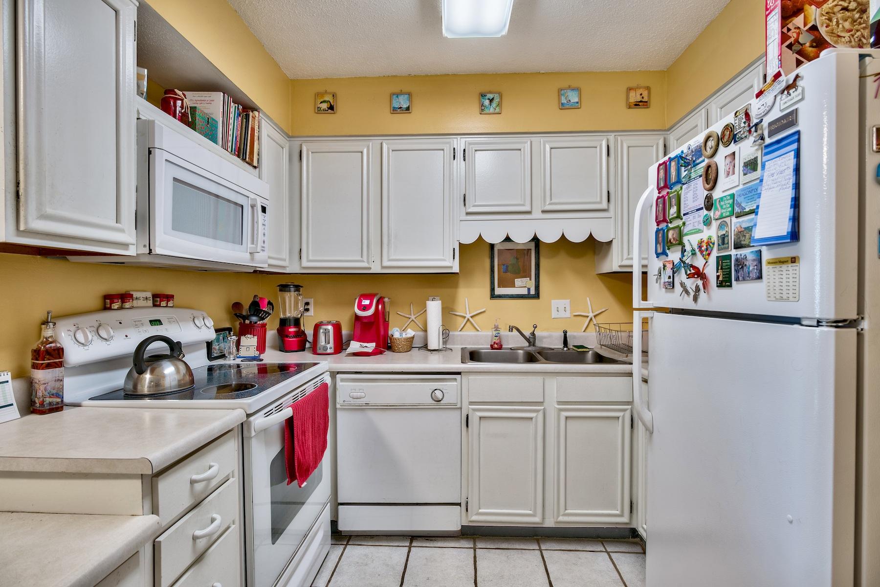 CHATEAU LA MER CONDO - Residential