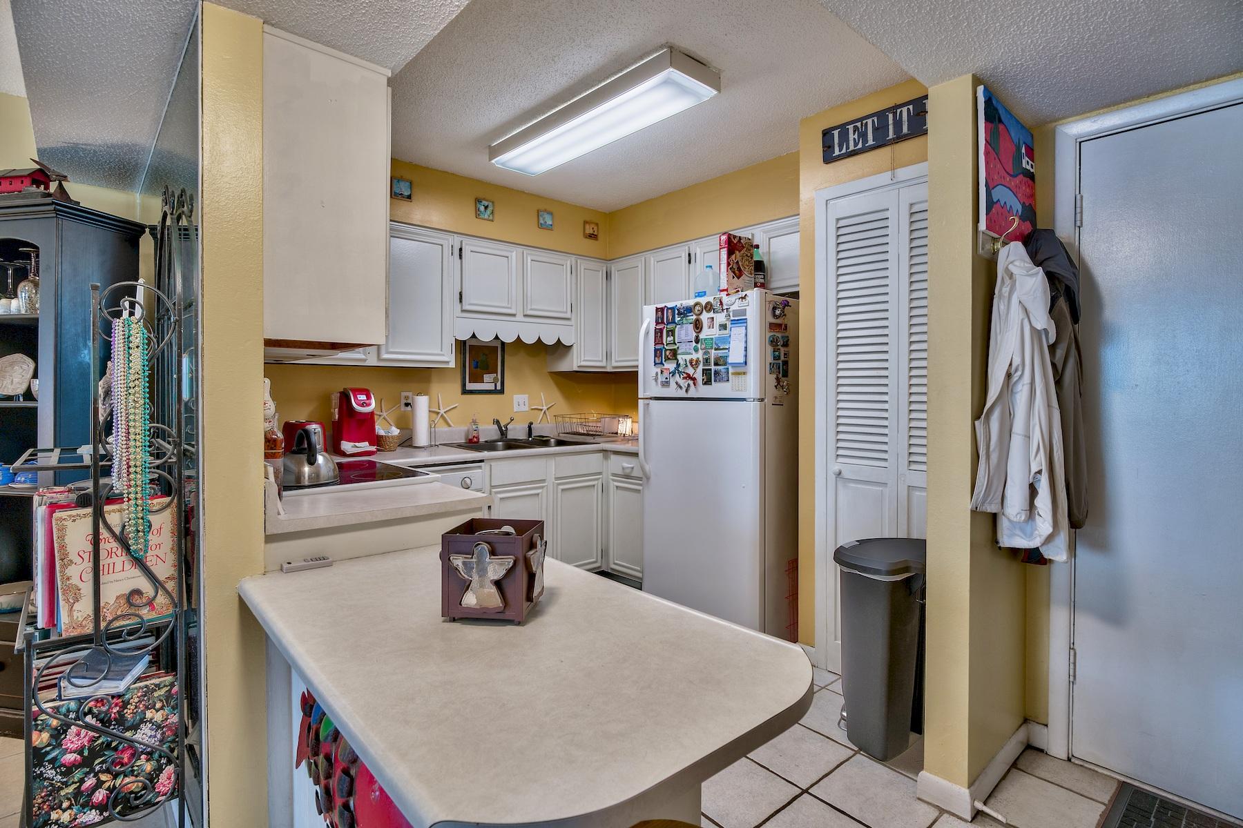 CHATEAU LA MER CONDO - Residential