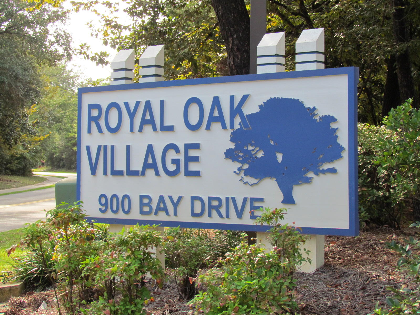 ROYAL OAK VILLAGE - Residential Lease