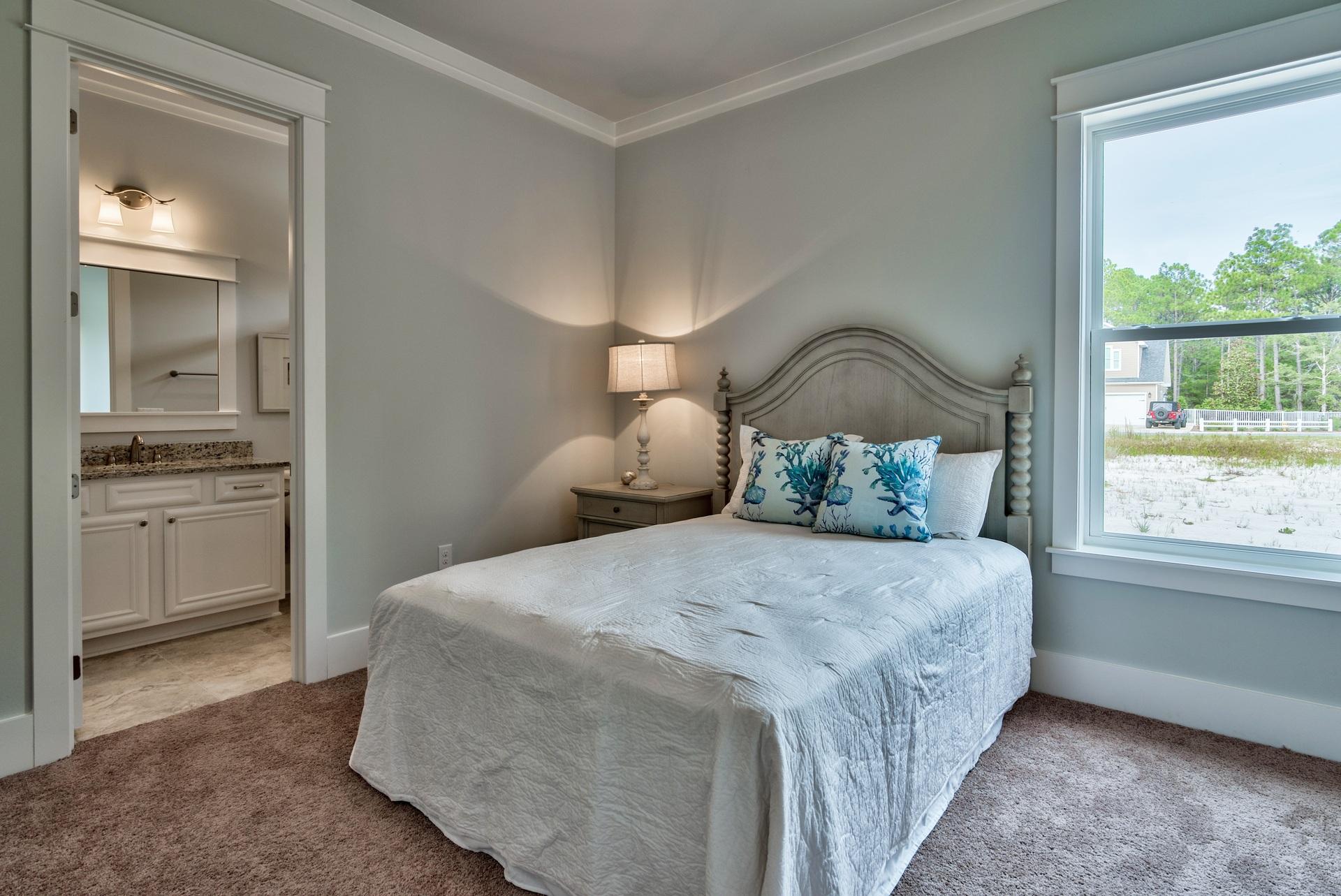 PARADISE COVE - Residential