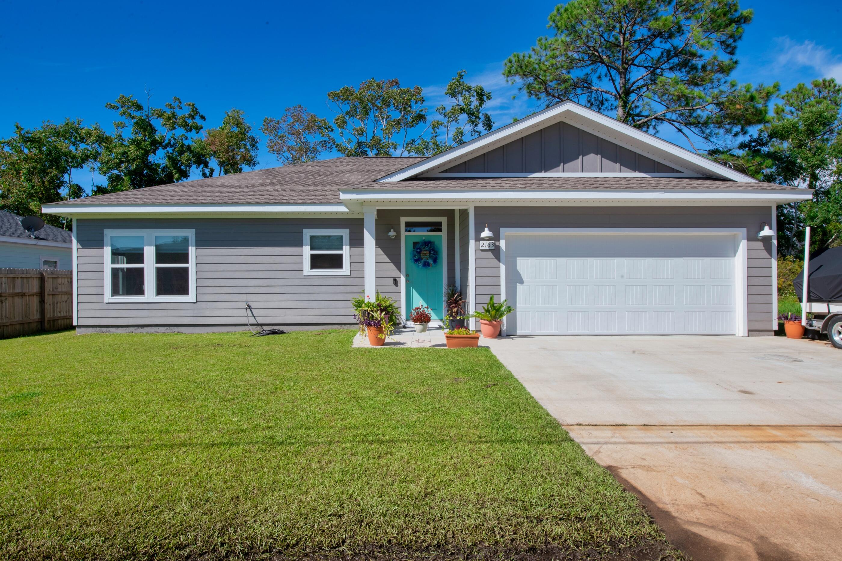 CRESCENT SHORES - Residential