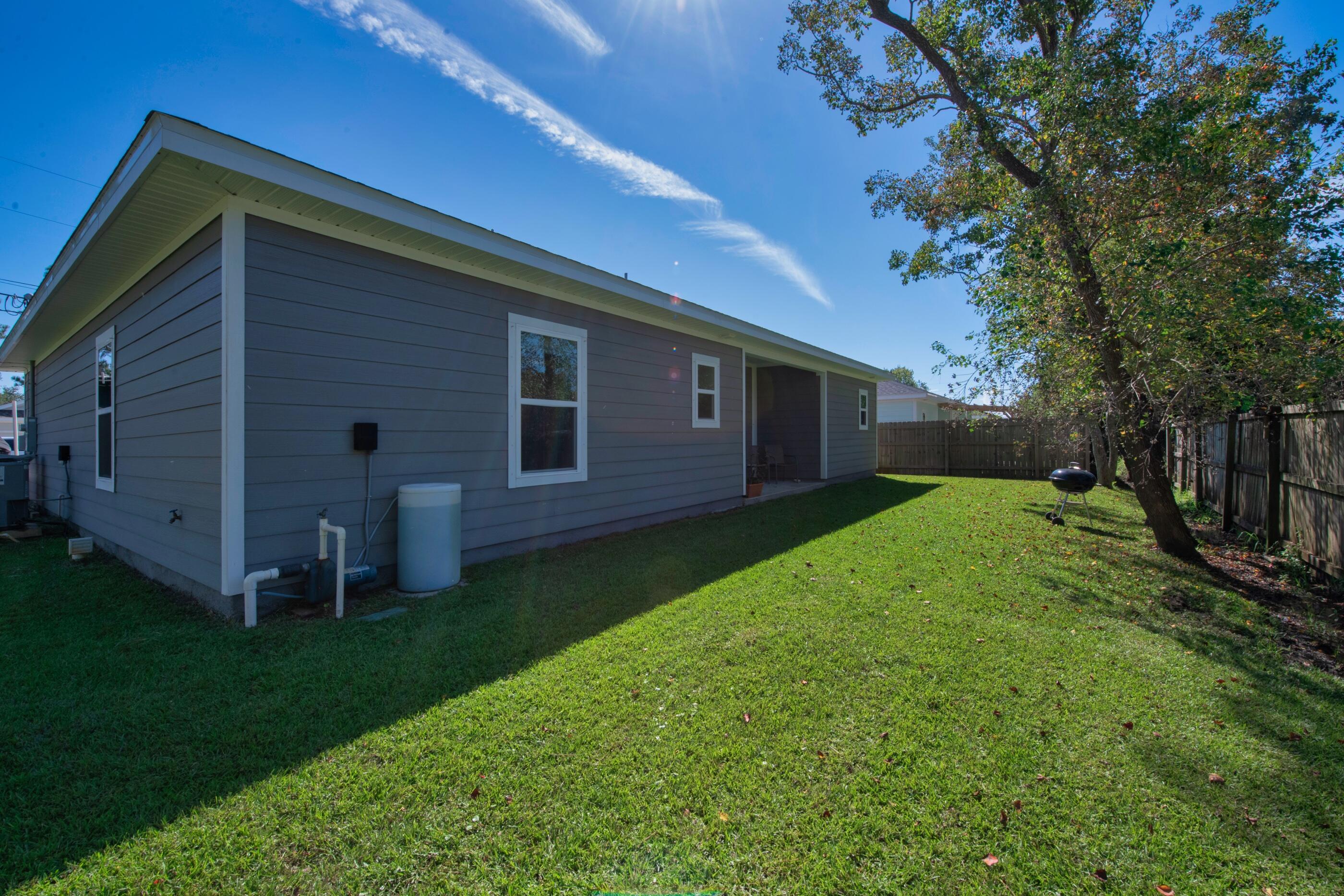 CRESCENT SHORES - Residential