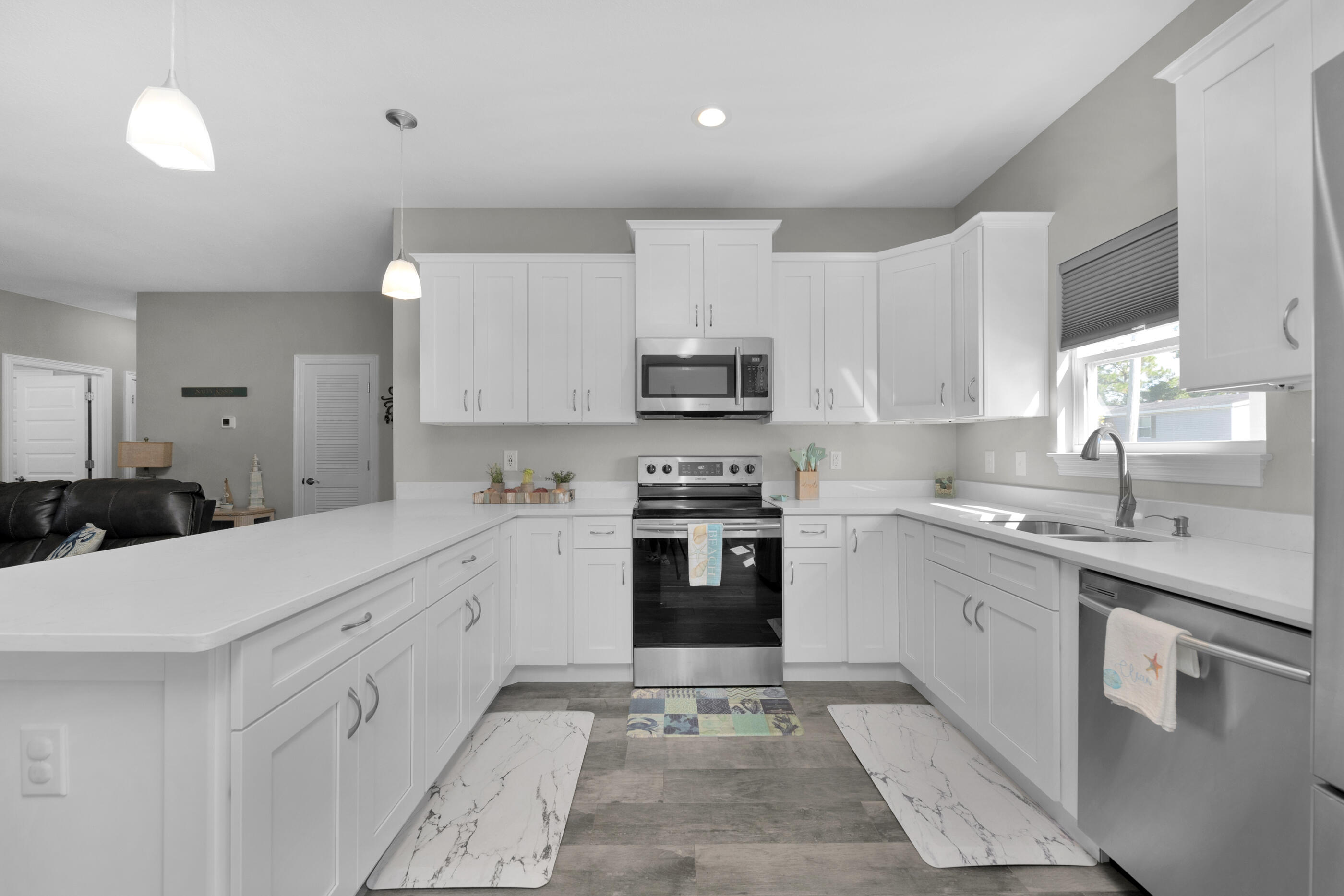 CRESCENT SHORES - Residential