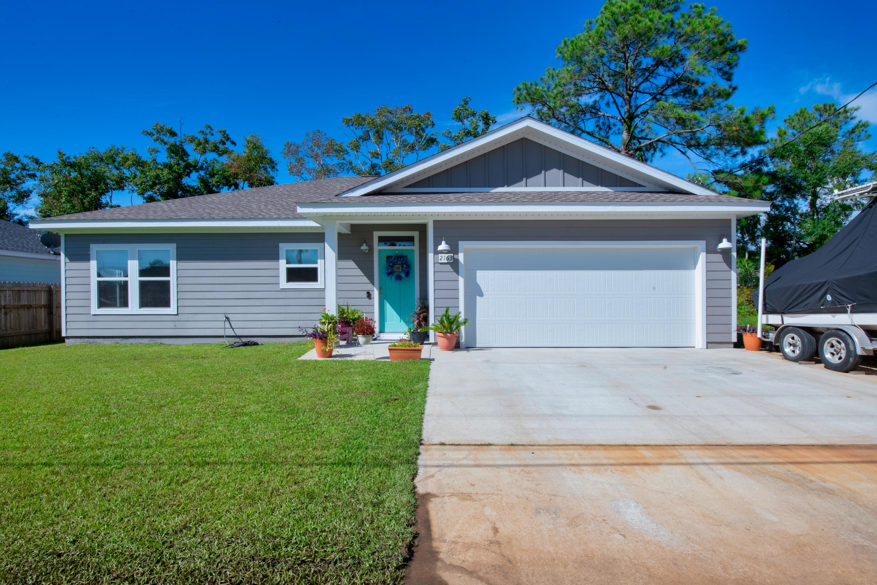 CRESCENT SHORES - Residential