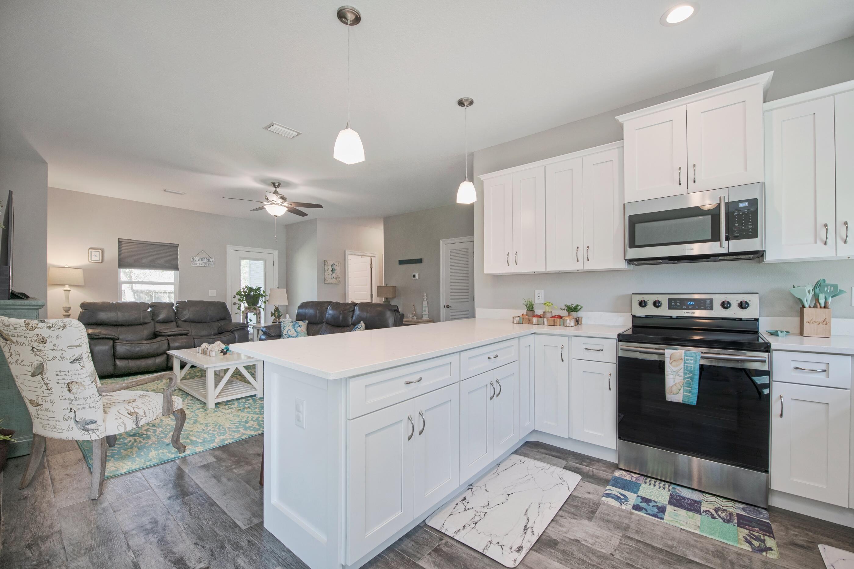 CRESCENT SHORES - Residential