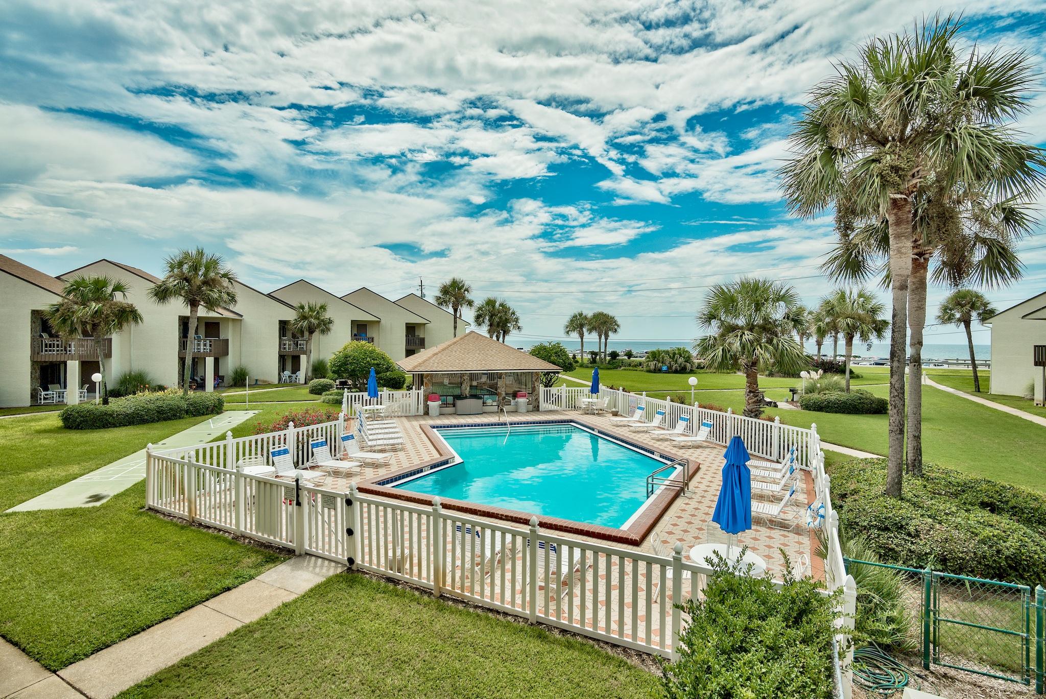 BLUE SURF T/H - Residential