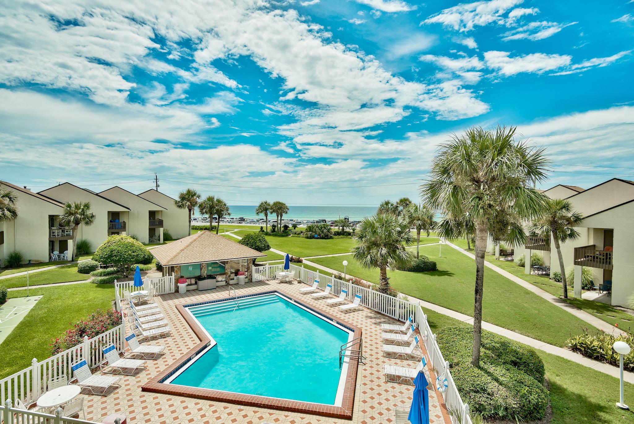 BLUE SURF T/H - Residential