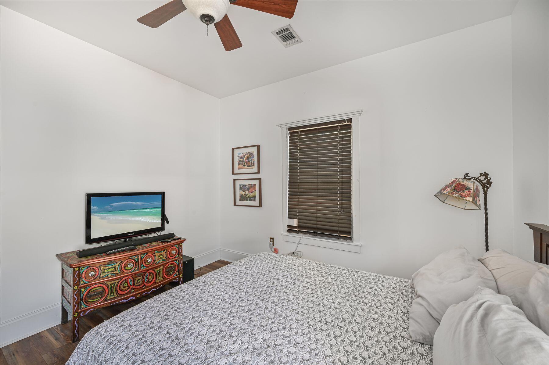 MAGNOLIA BEACH - Residential