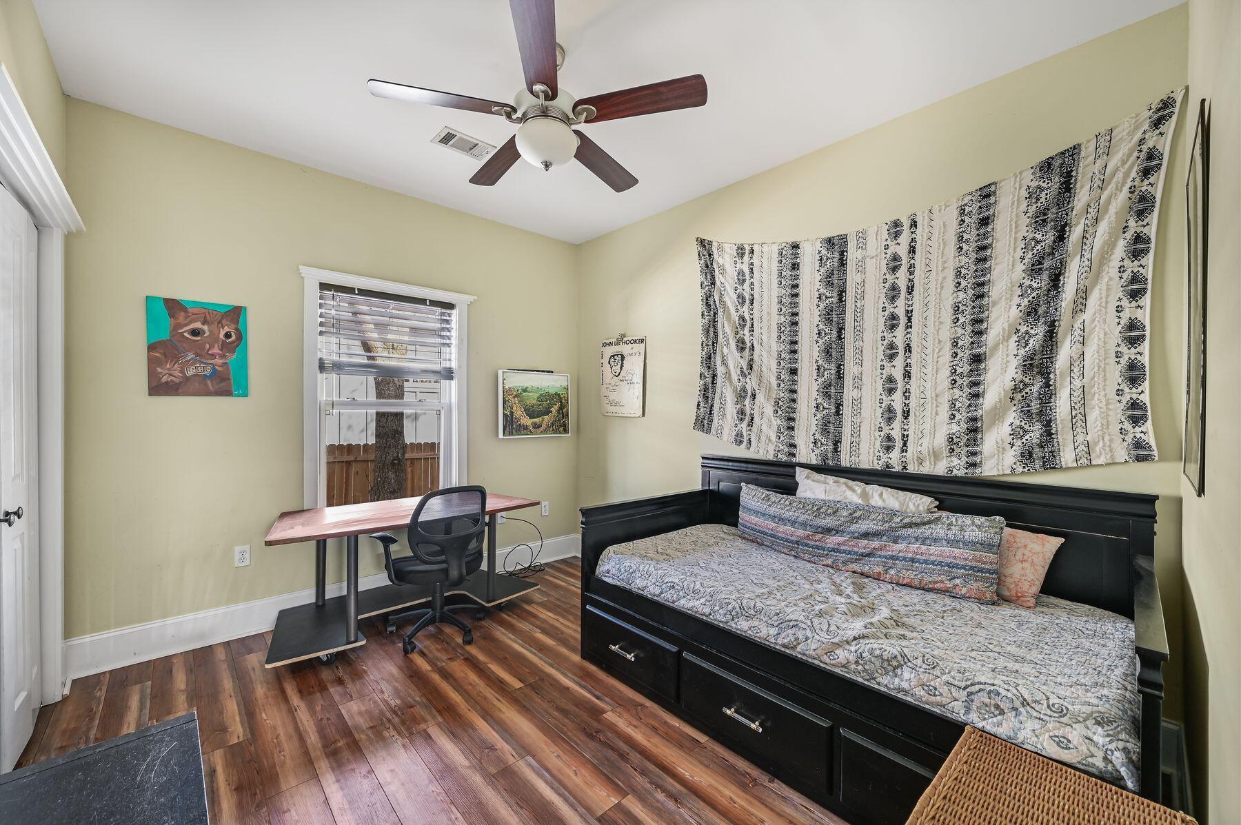 MAGNOLIA BEACH - Residential