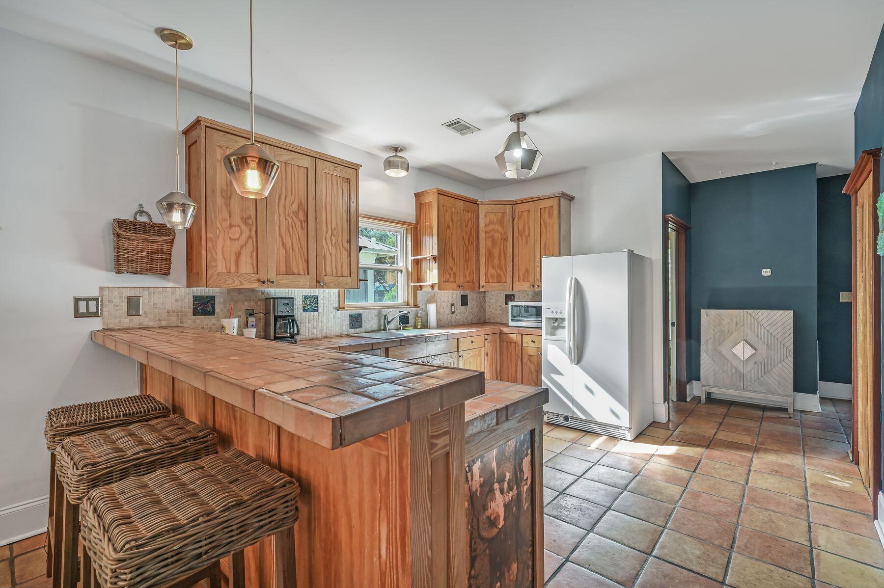 MAGNOLIA BEACH - Residential