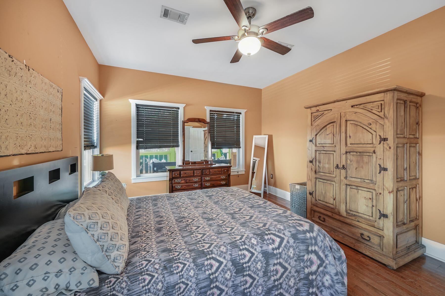 MAGNOLIA BEACH - Residential