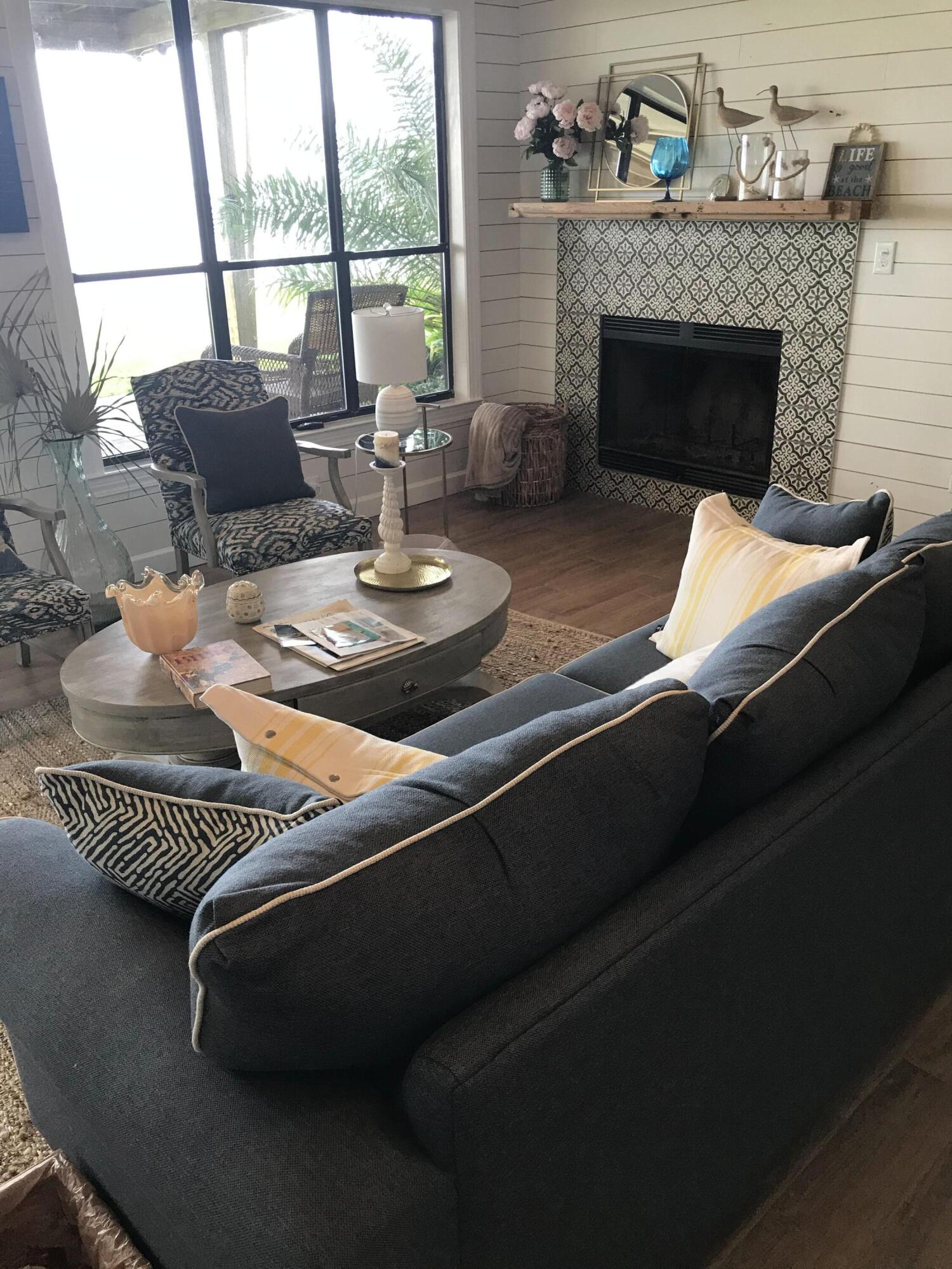 CALHOUN S/D TO DESTIN - Residential
