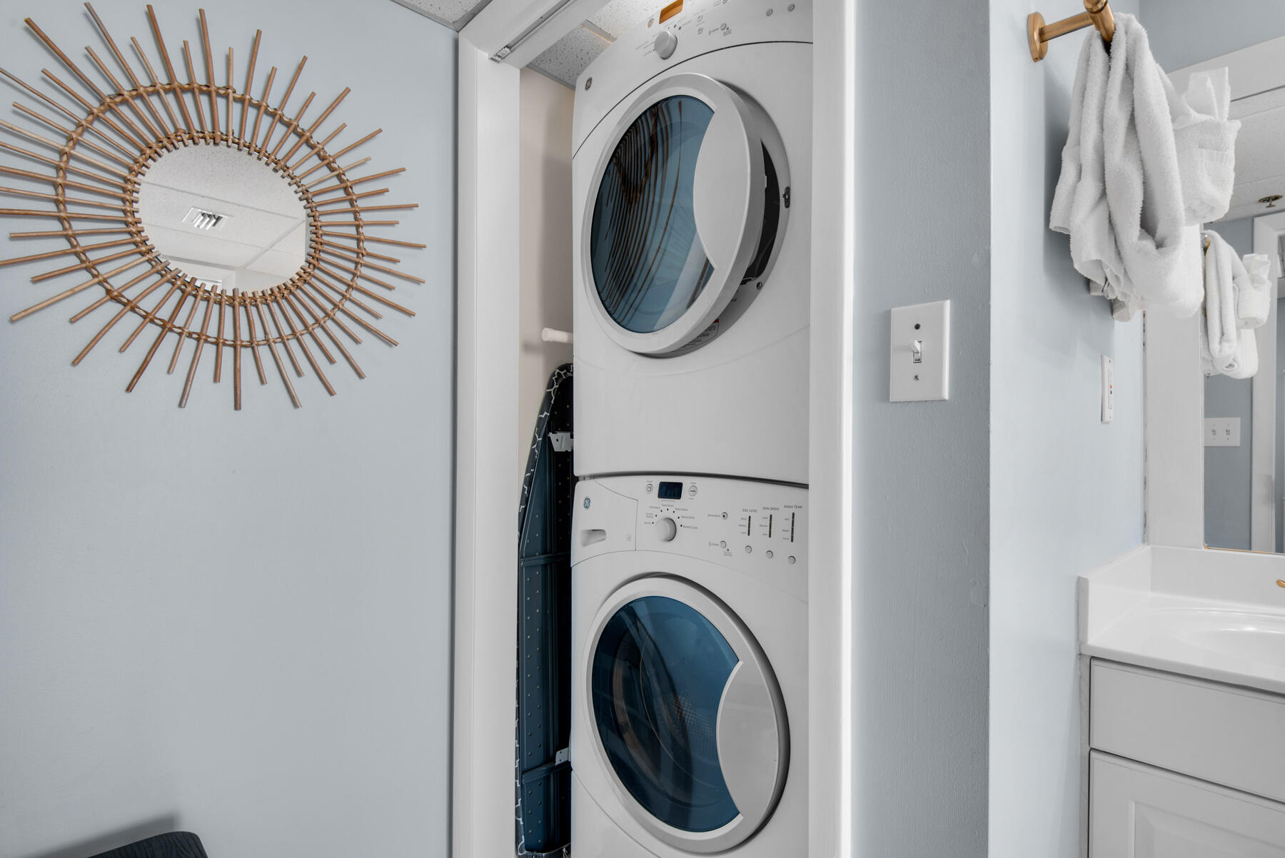 Long Beach Towers I - Residential